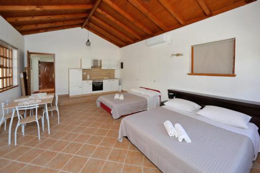 One-Bedroom Apartment - Photo 12