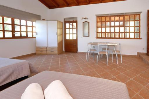 One-Bedroom Apartment - Photo 14