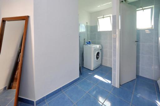 One-Bedroom Apartment - Photo 15