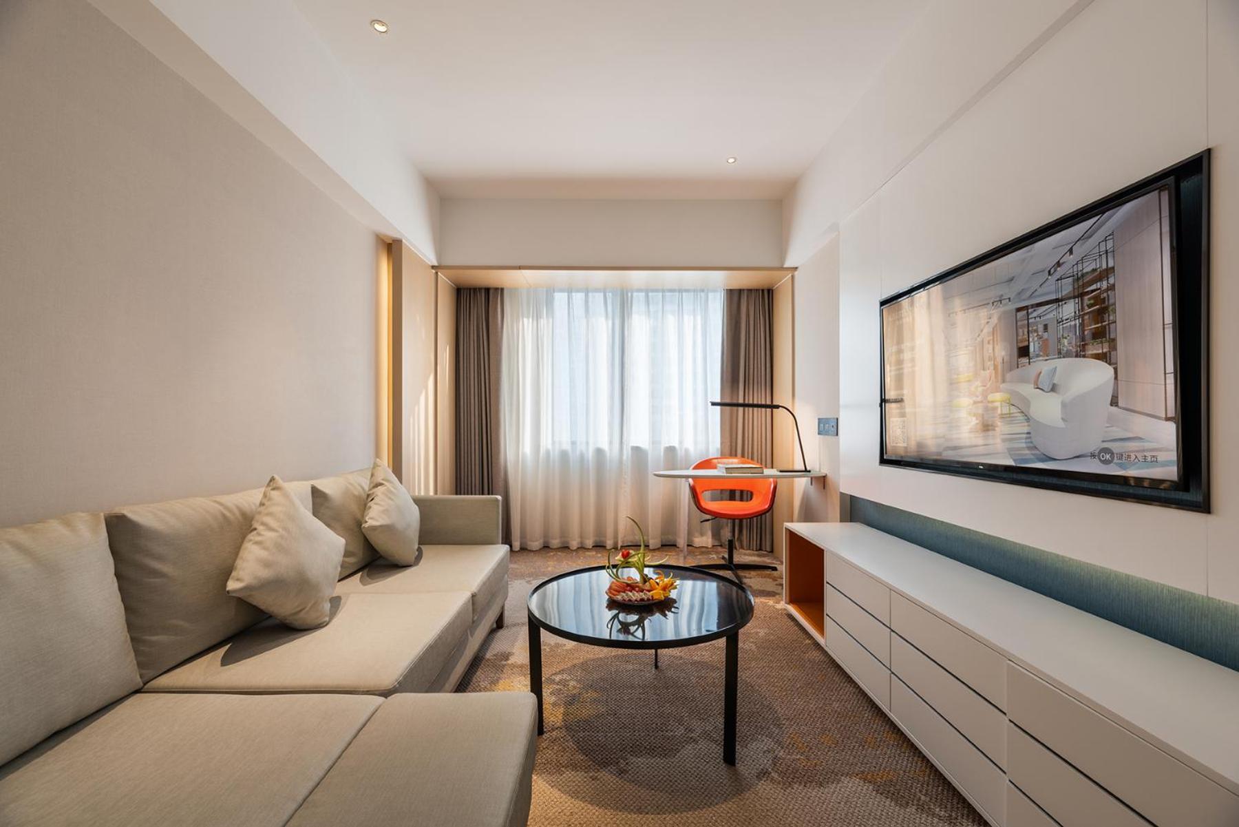 Executive Suite - Photo 1