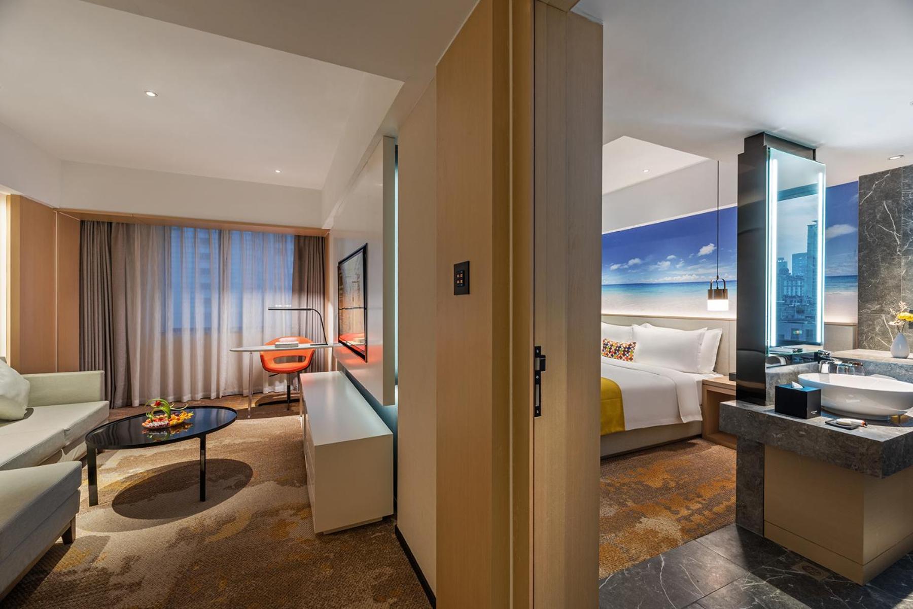 Executive Suite - Photo 3