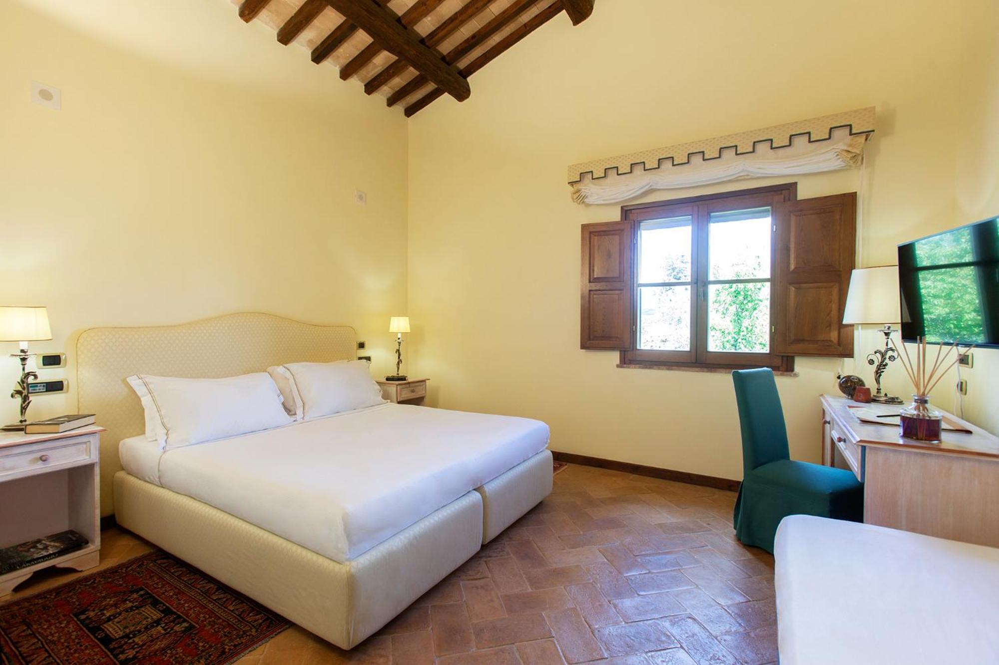 Standard Triple Room - Photo 1