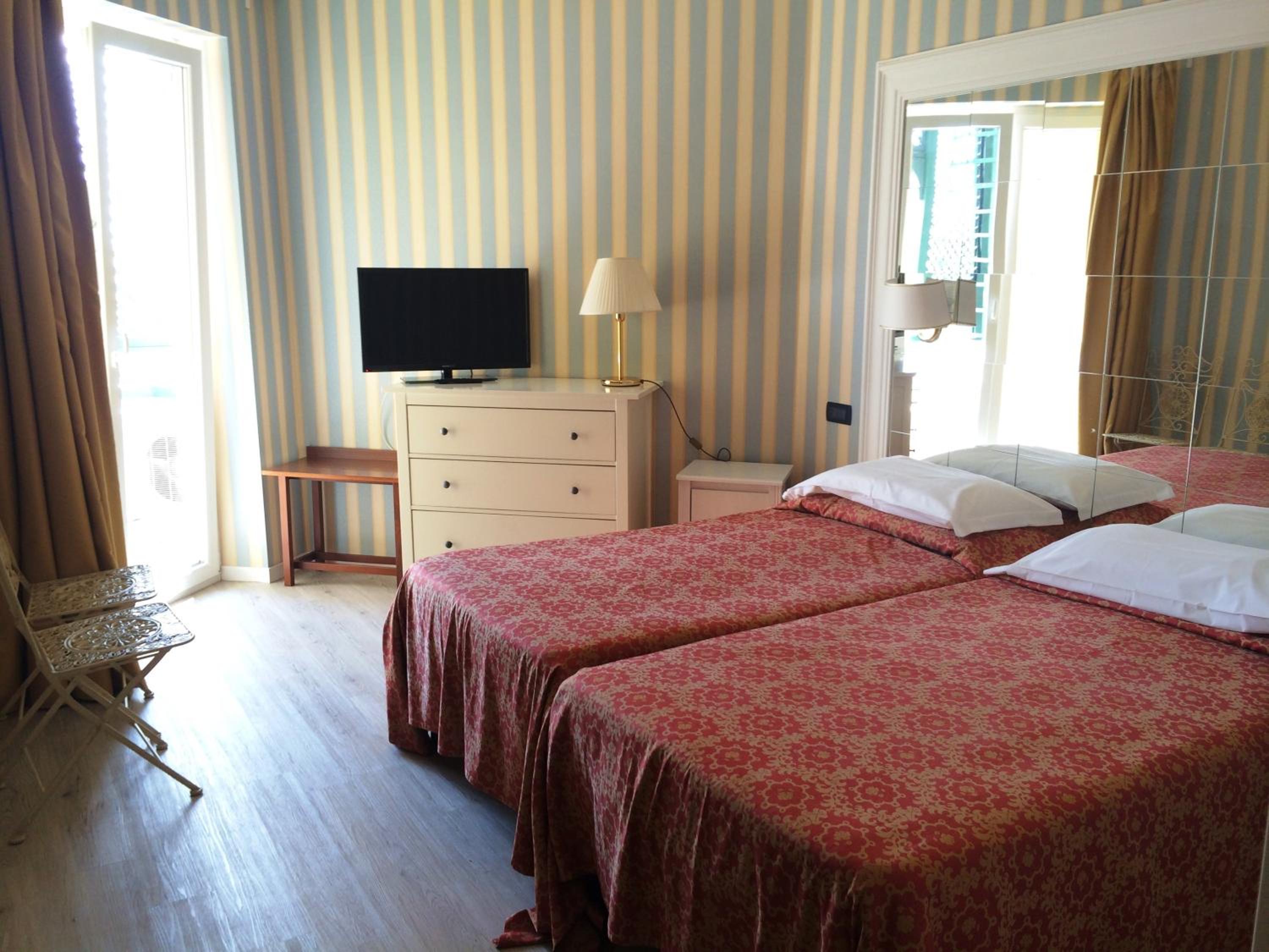 Classic Double Room - Photo 7