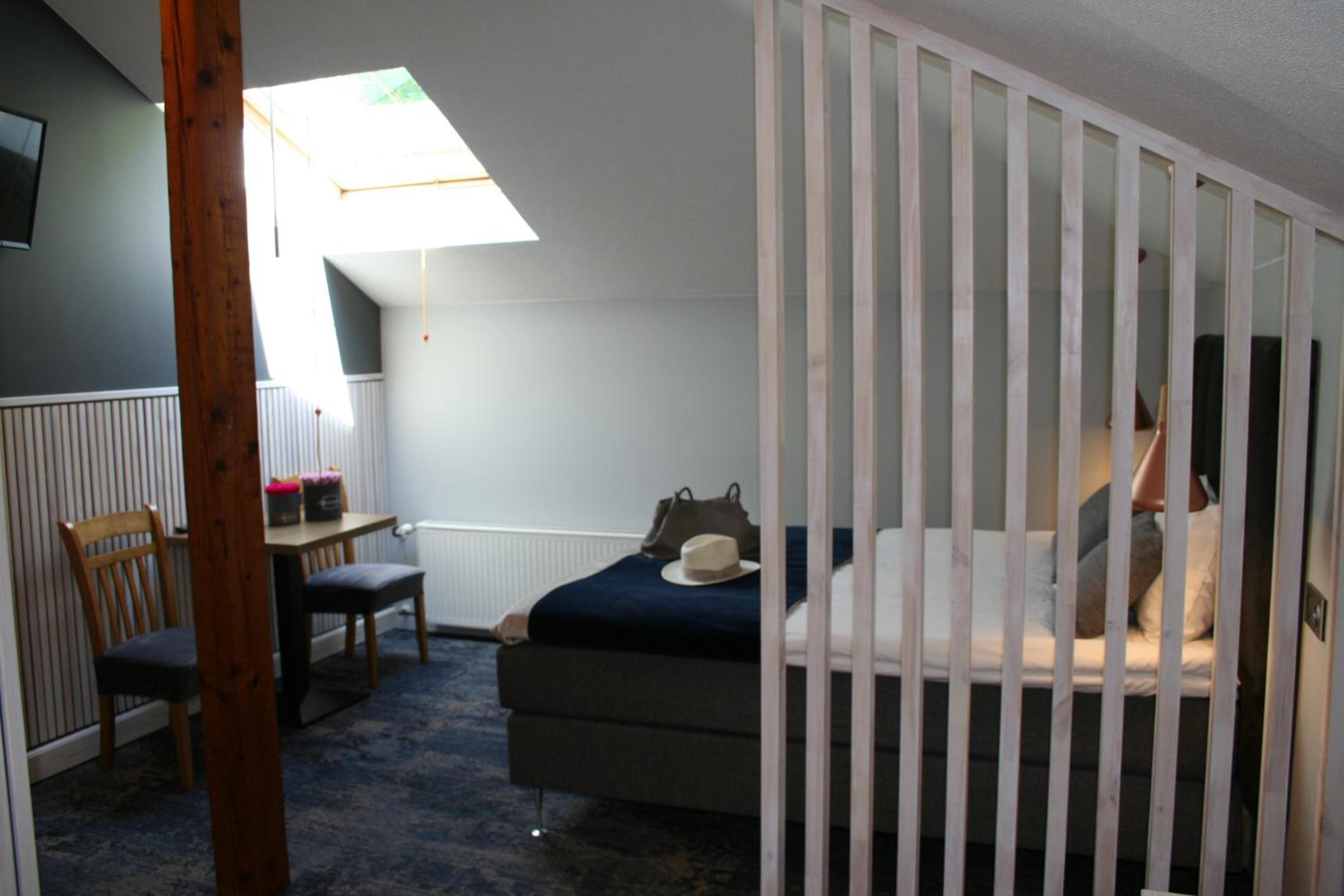 Double Room - Photo 10