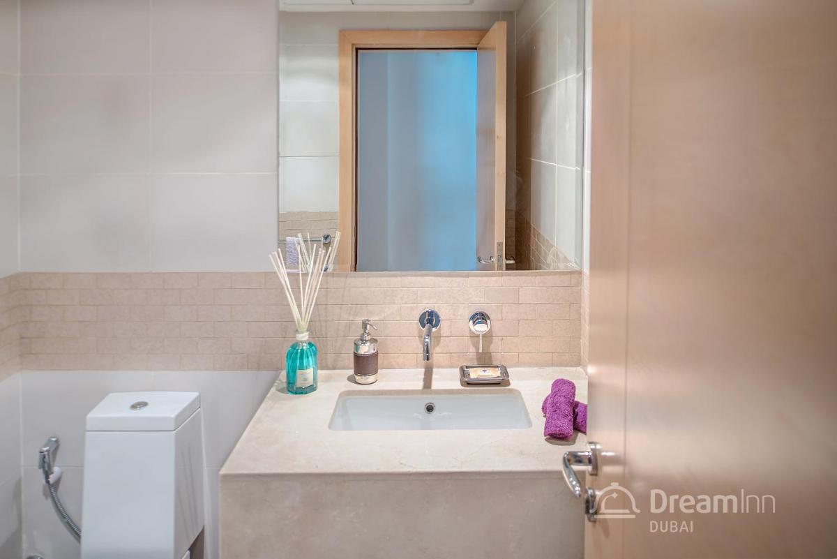 Chic 2-Bedroom Apartment Marina View photo 3