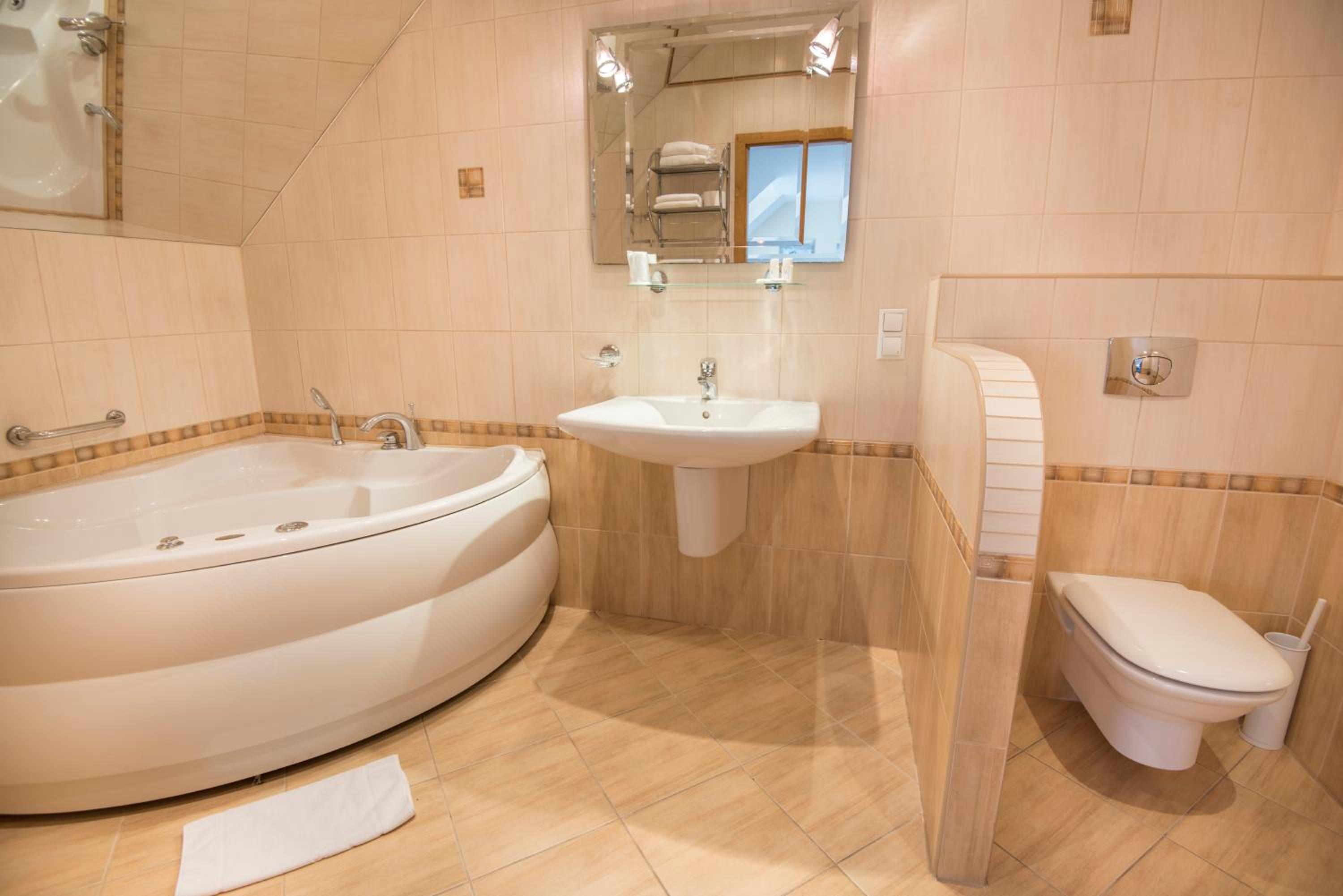 King Room with Spa Bath - Photo 4