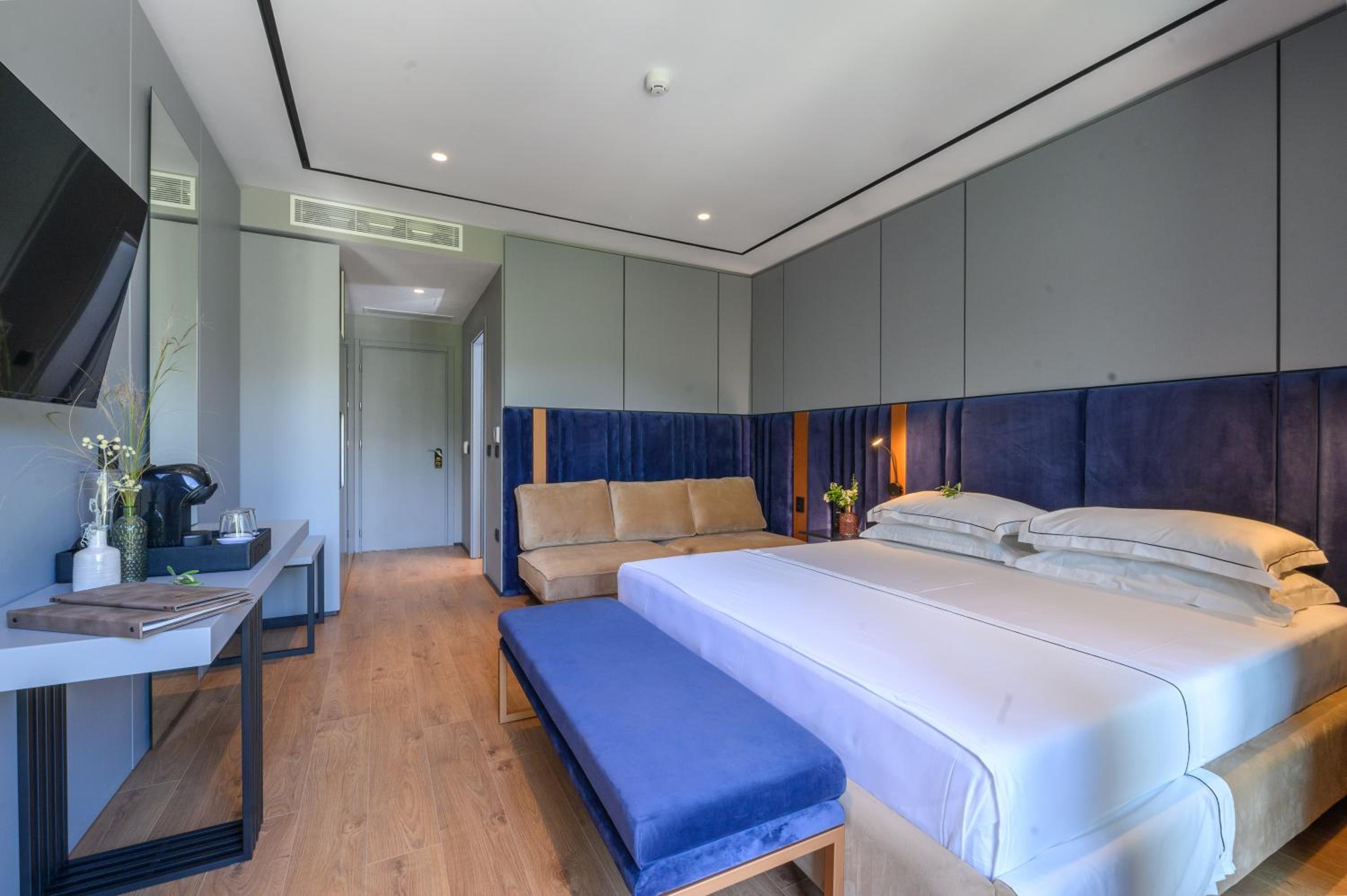 Deluxe Double Room with Castle View photo 2