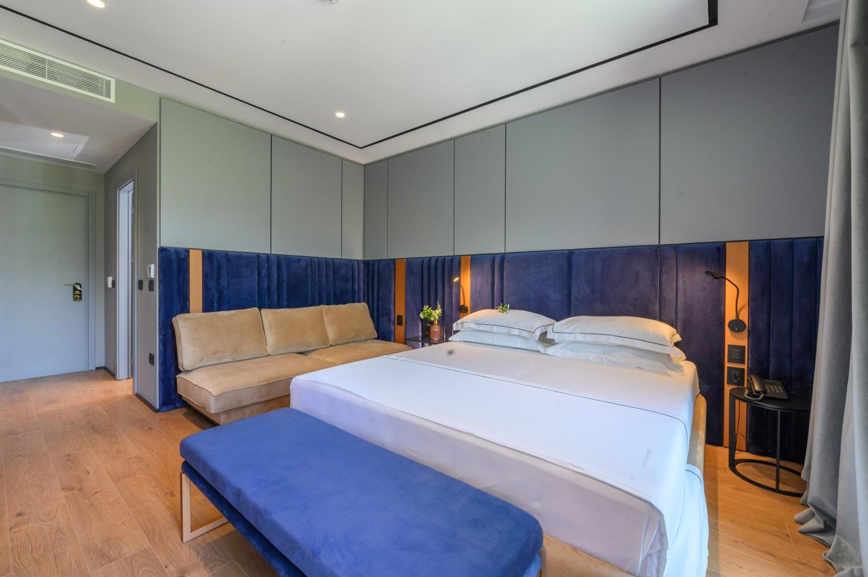 Deluxe Double Room with Castle View photo 3