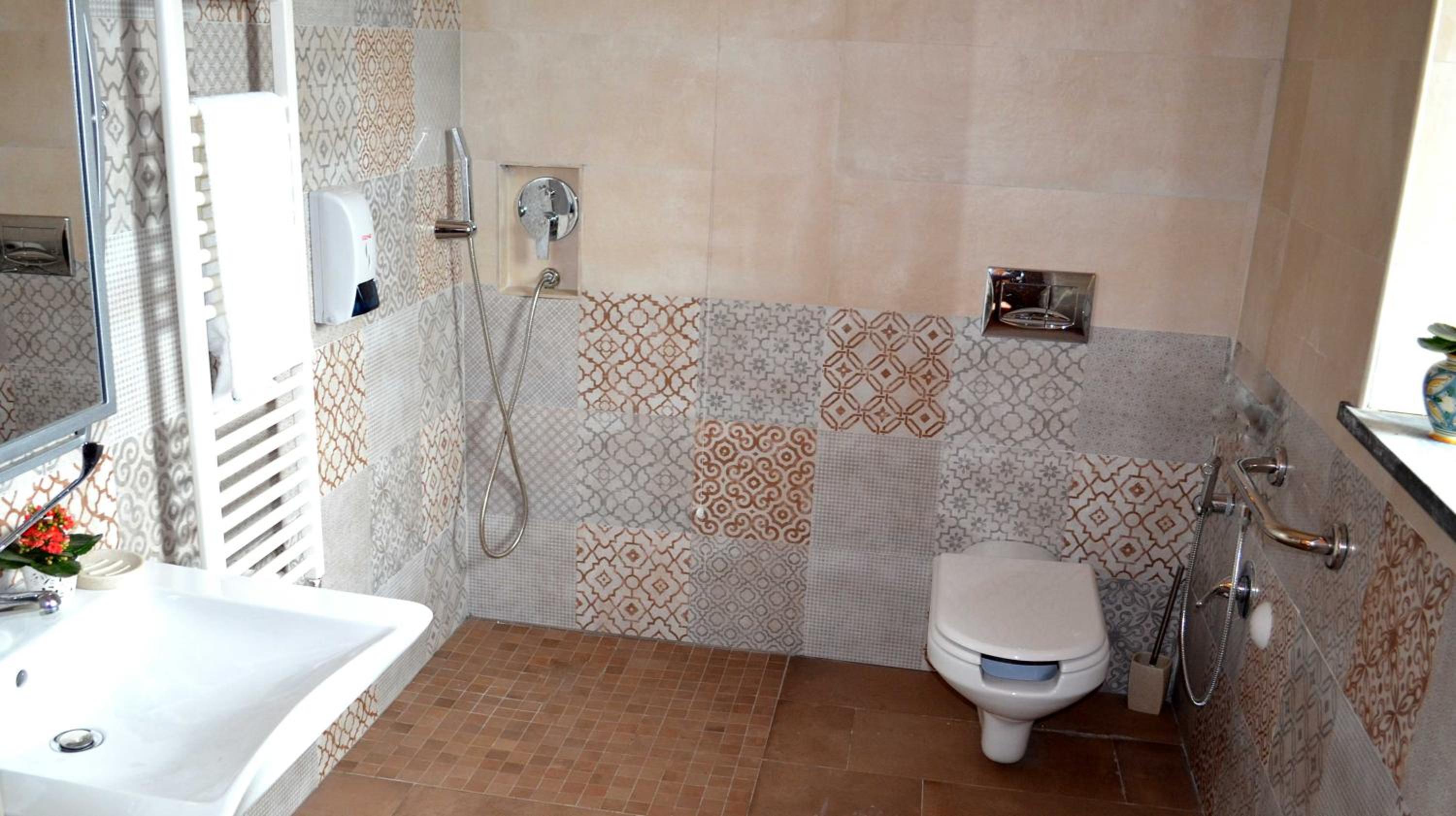 Double or Twin Room - Disability Access photo 2