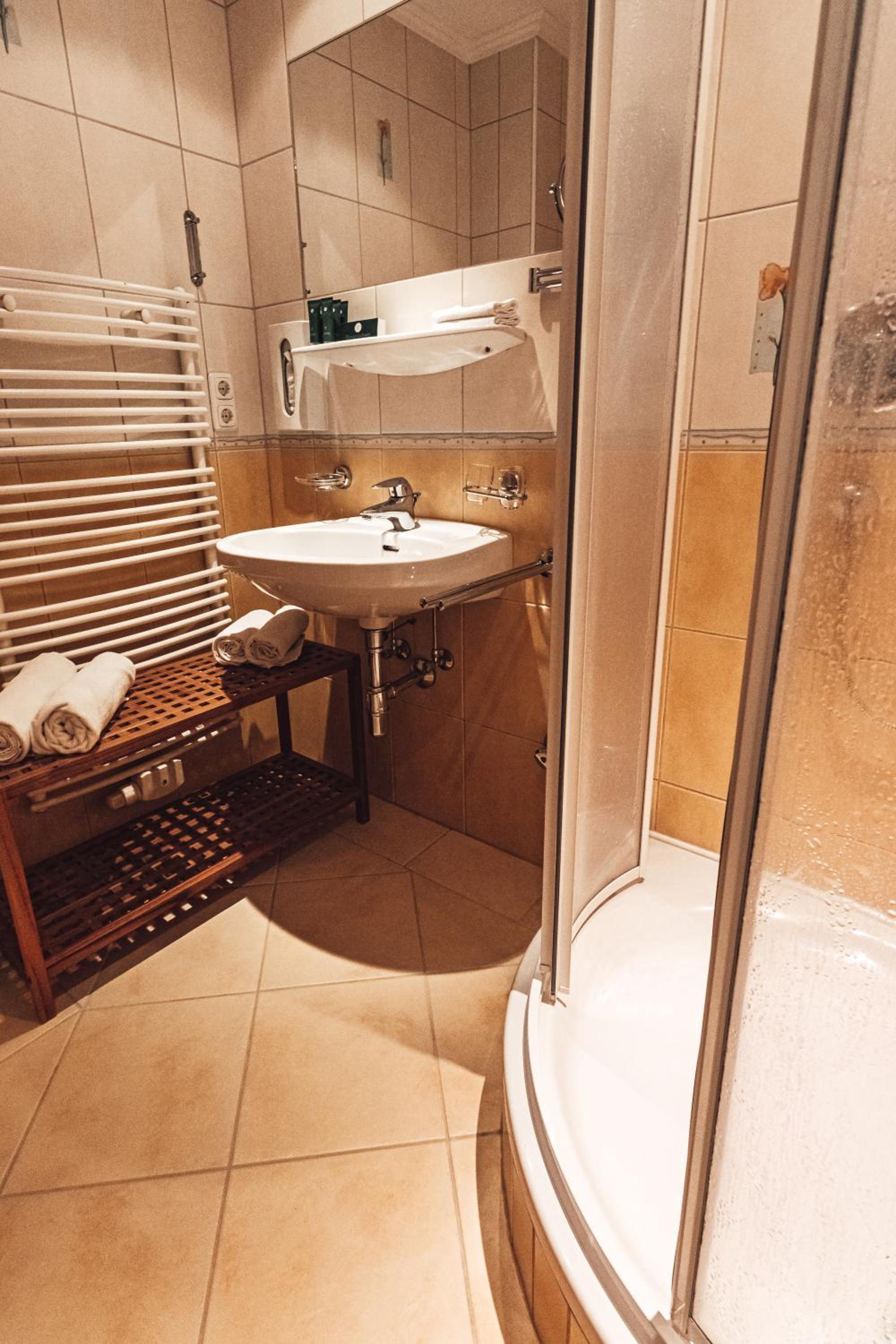 Standard Double Room - Photo 4