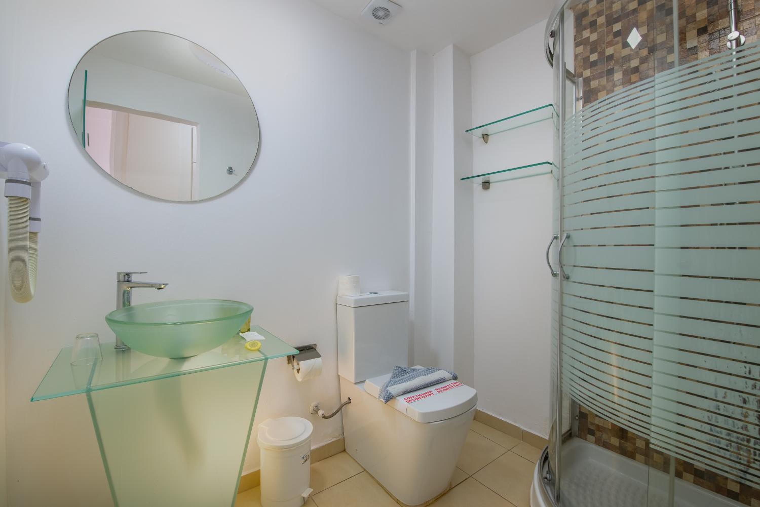 Standard Double Room - Photo 2