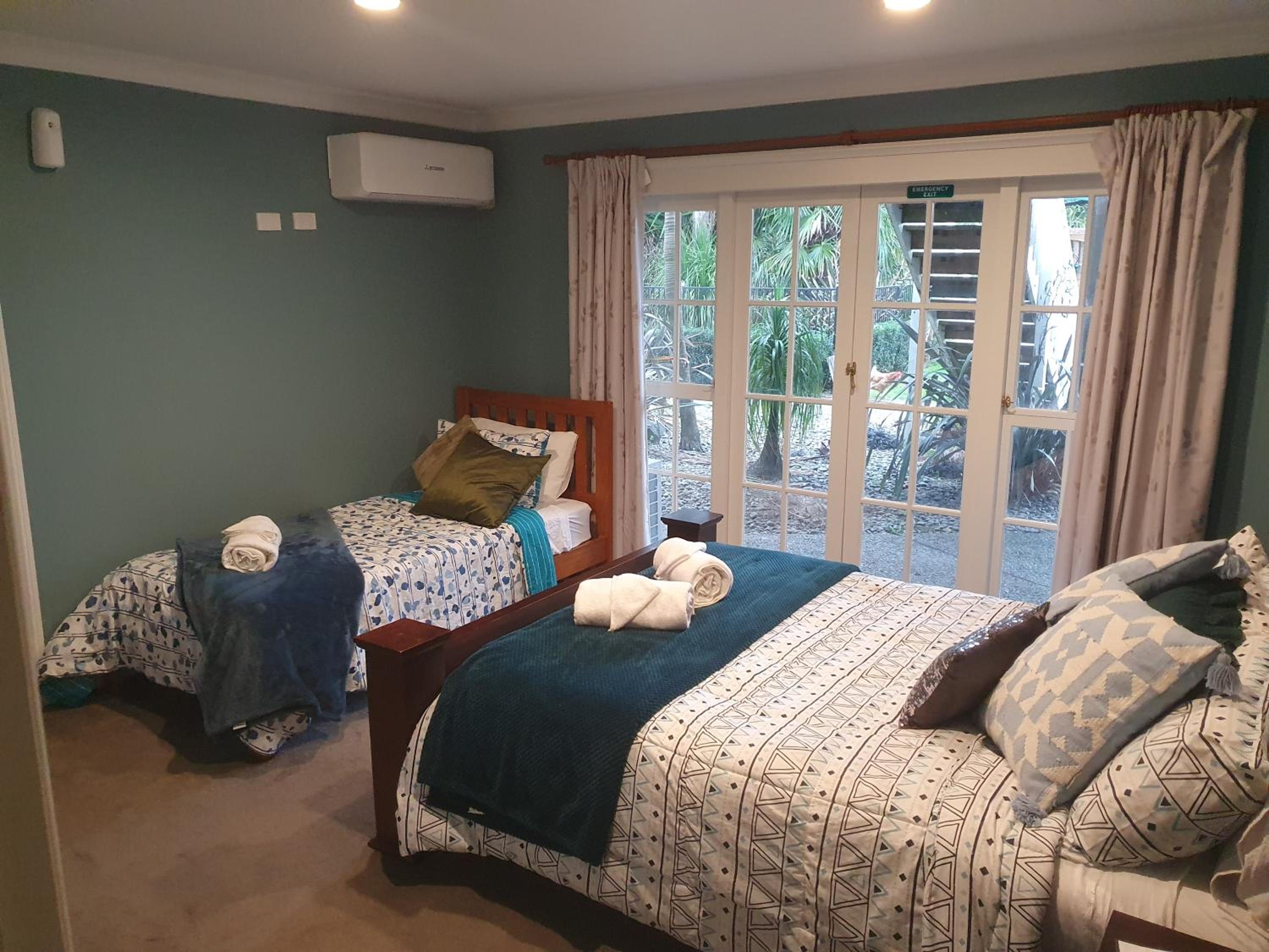 Deluxe Double Room (2 Adults + 1 Child) - Photo 31