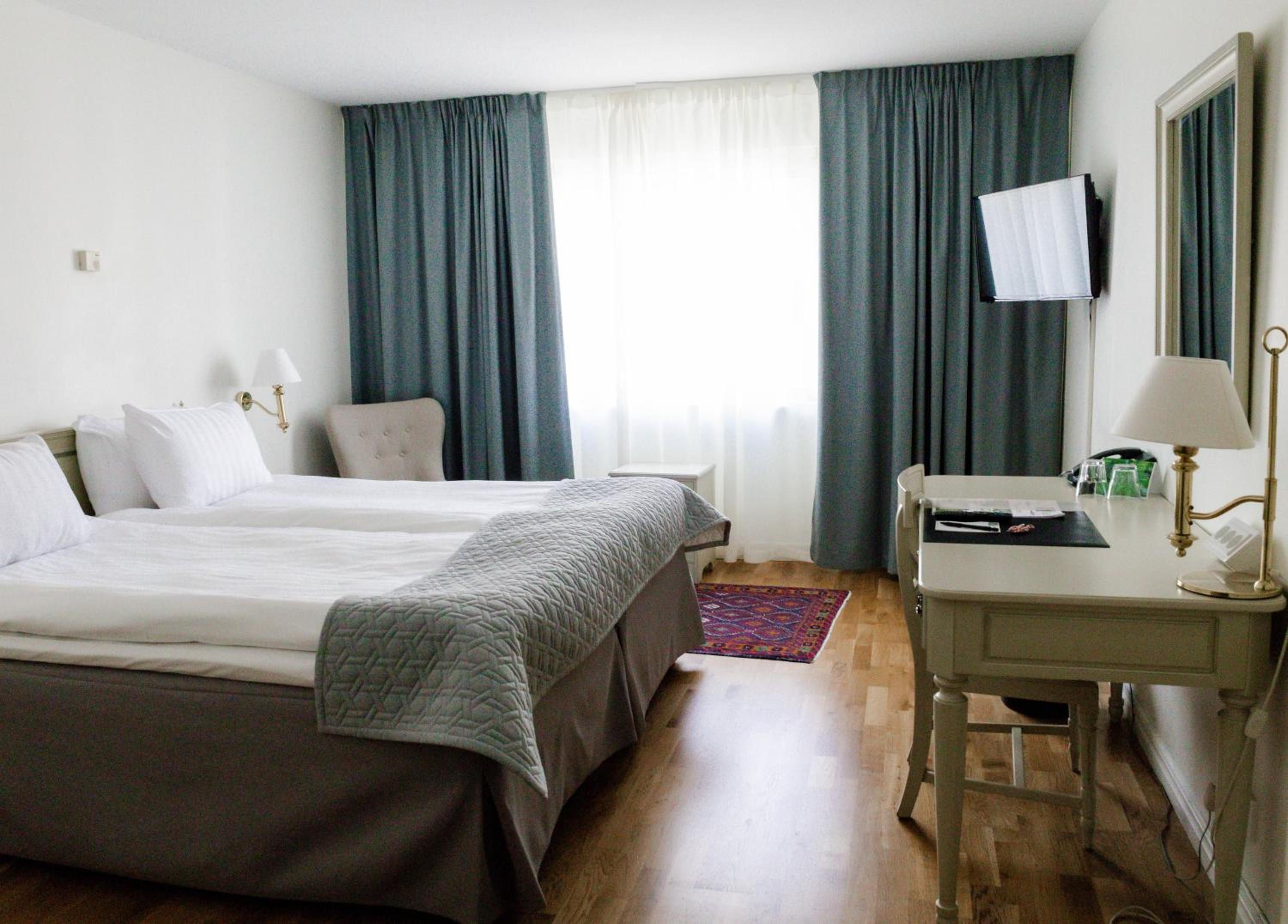 Twin Room - Photo 3