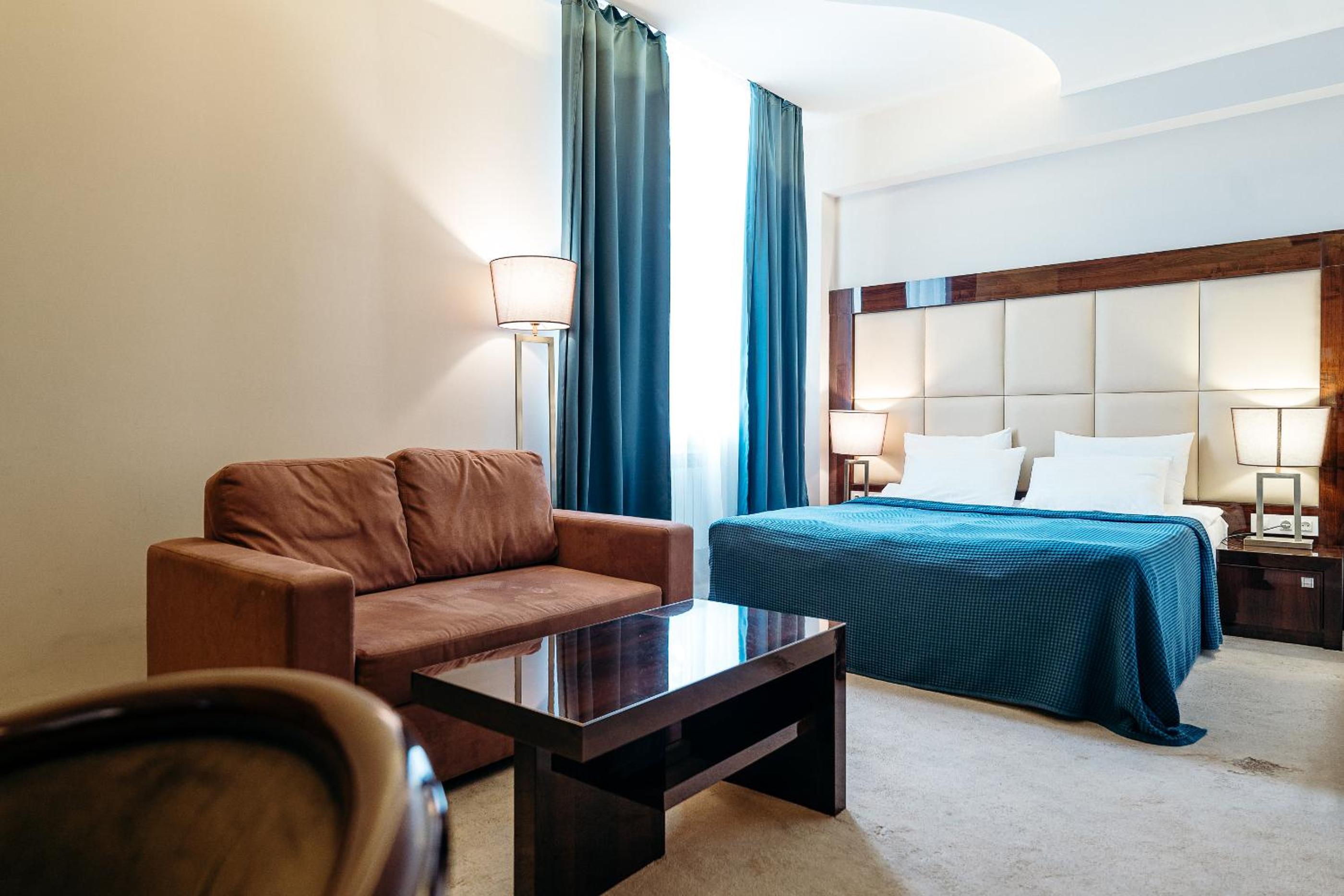 Superior Deluxe Double or Twin Room  photo 2