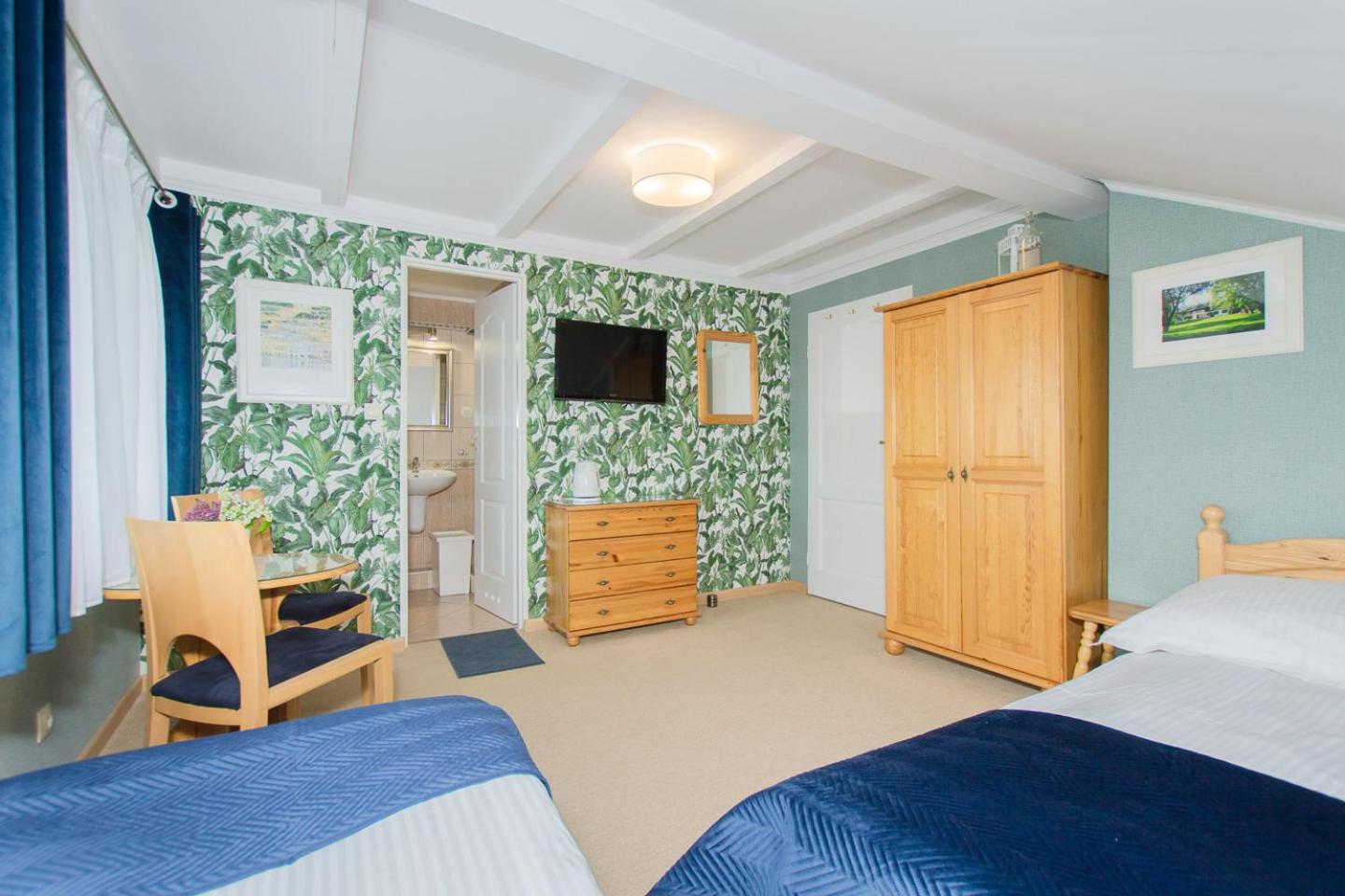 Triple Room with Private Bathroom