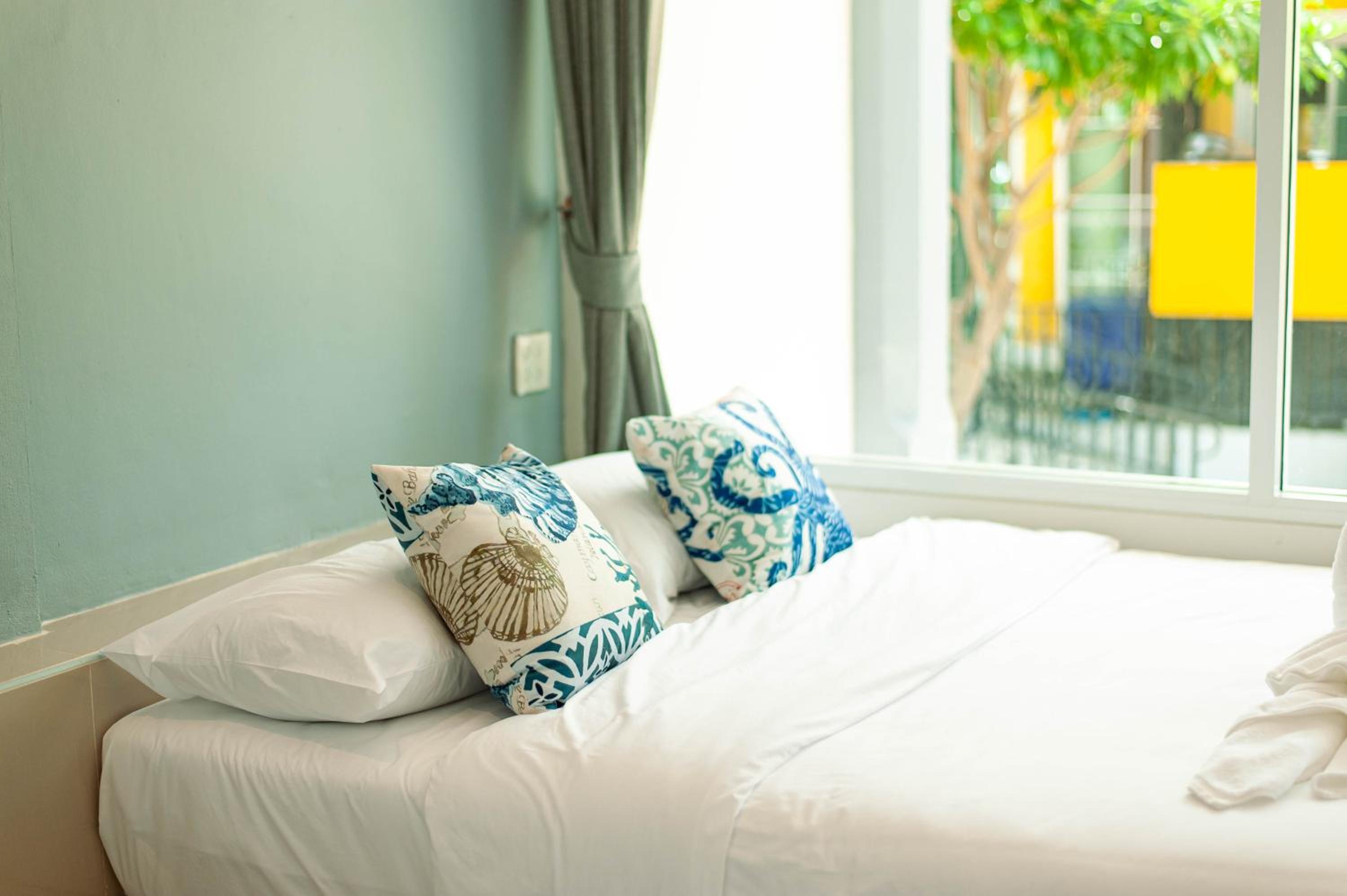 Standard Twin Room with Garden View