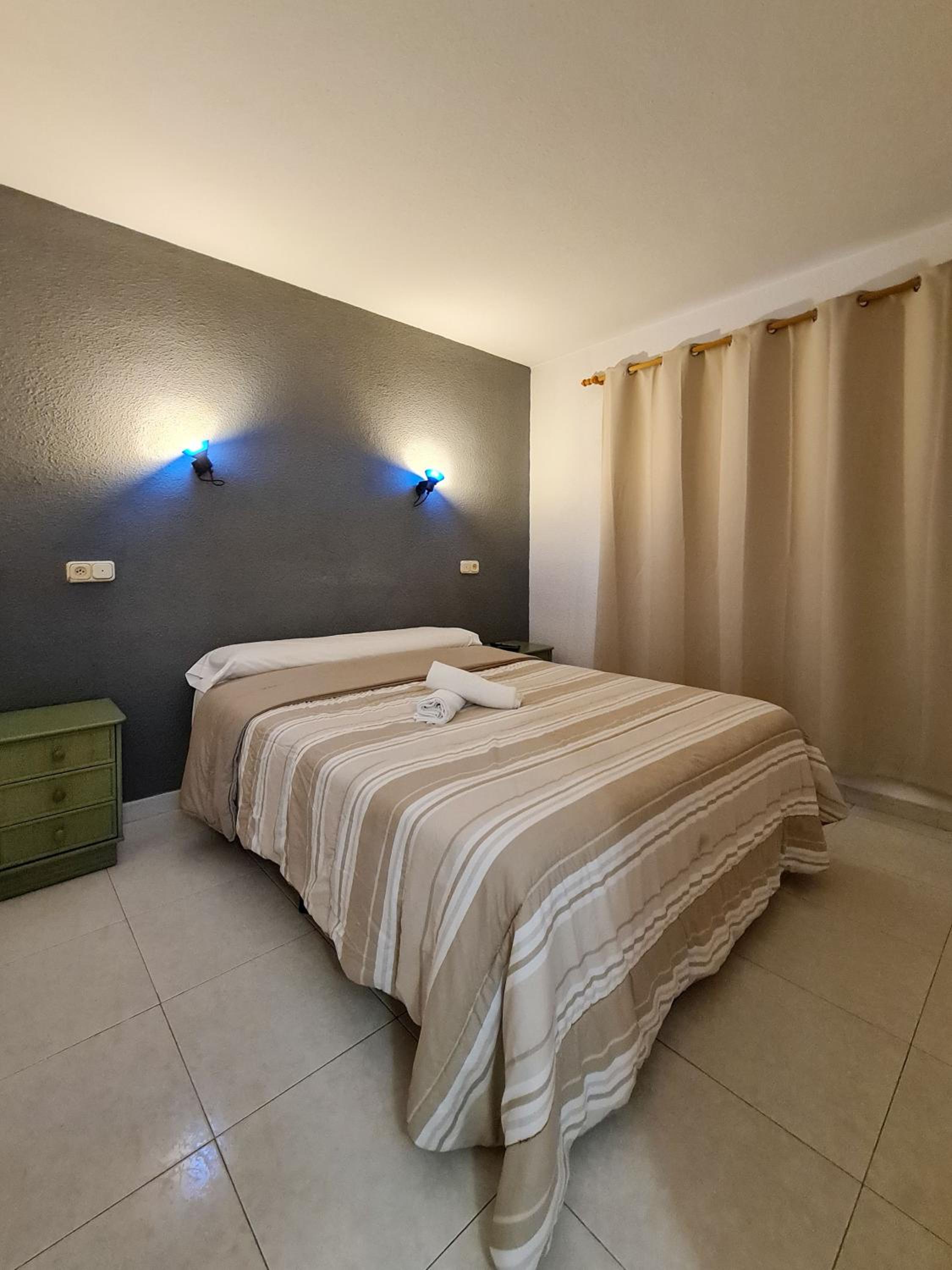 One-Bedroom Apartment - Photo 3