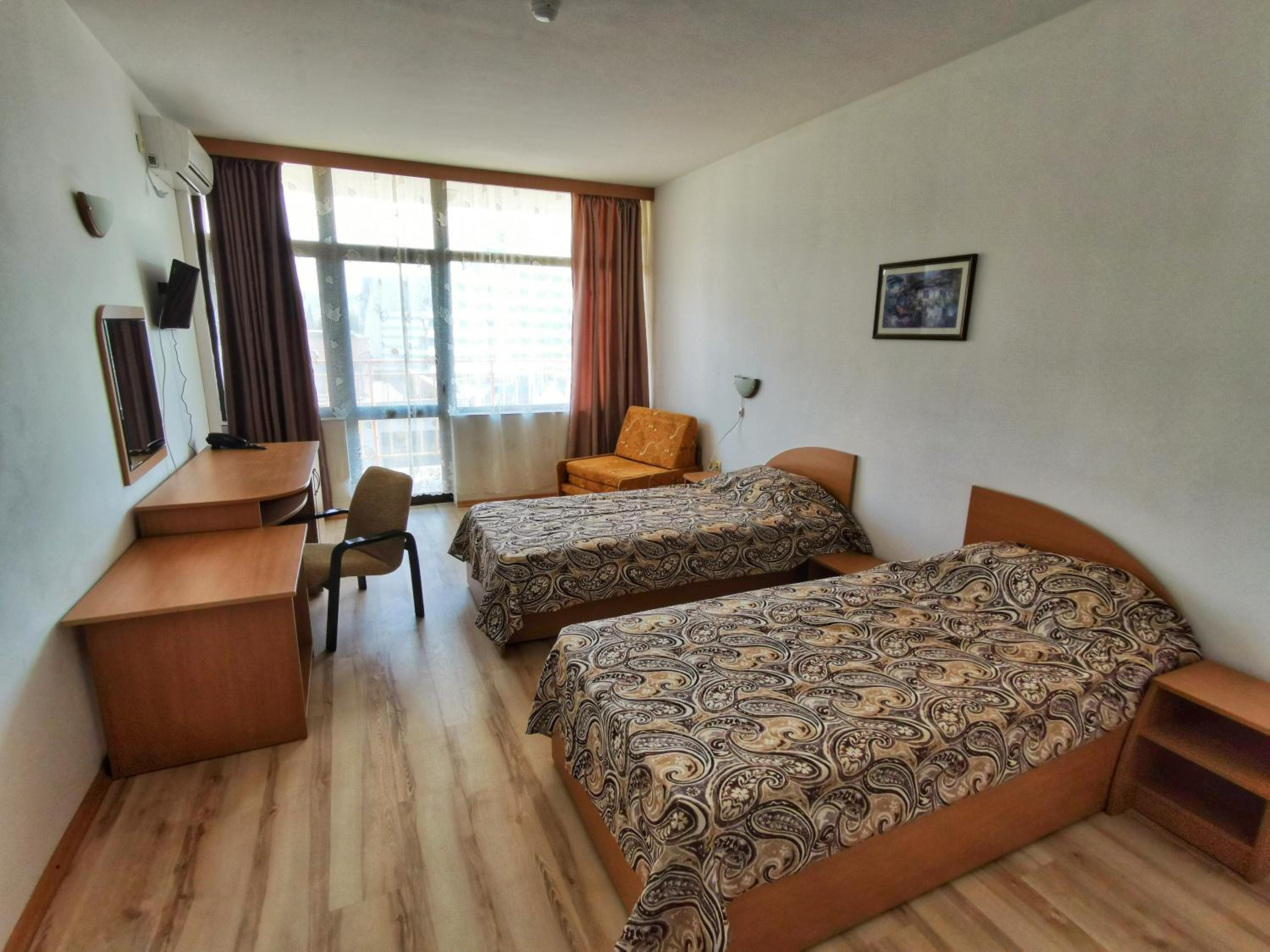 Twin Room with Balcony photo 2