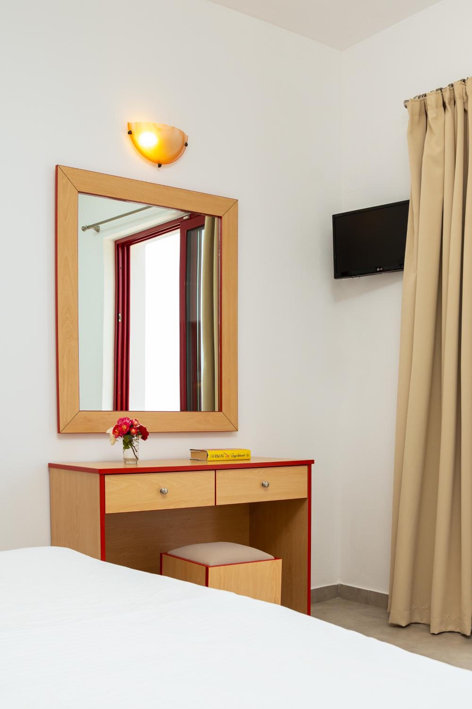 Private Superior Triple Room with Sea View