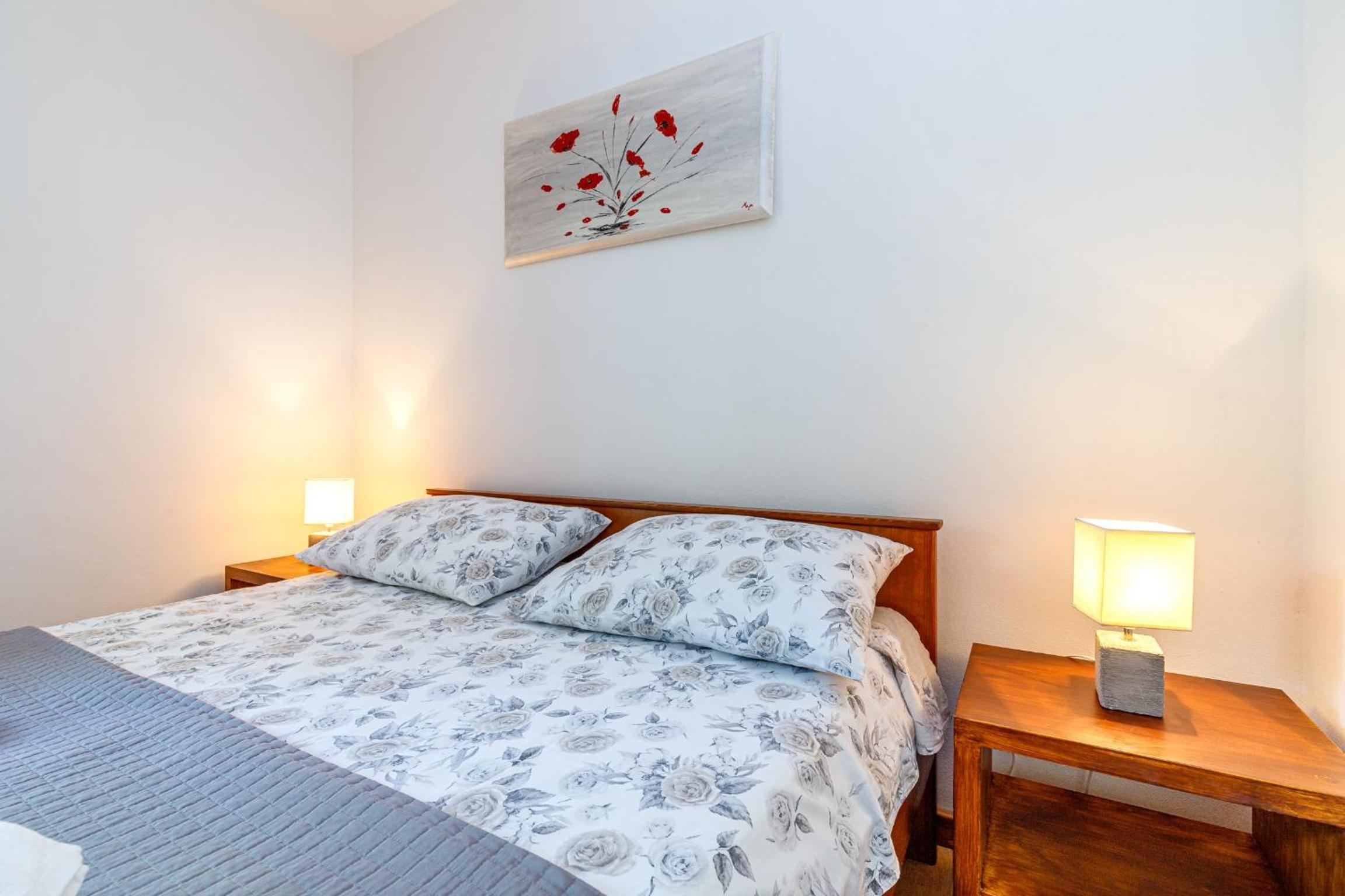 Comfort One-Bedroom Apartment with Patio