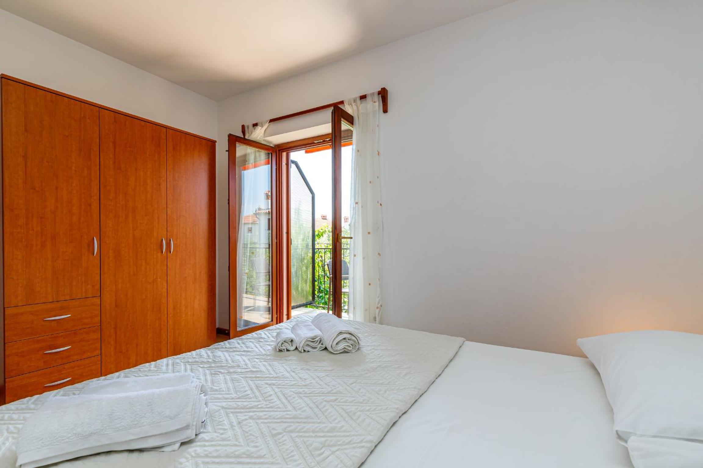 Comfort One-Bedroom Apartment with Balcony