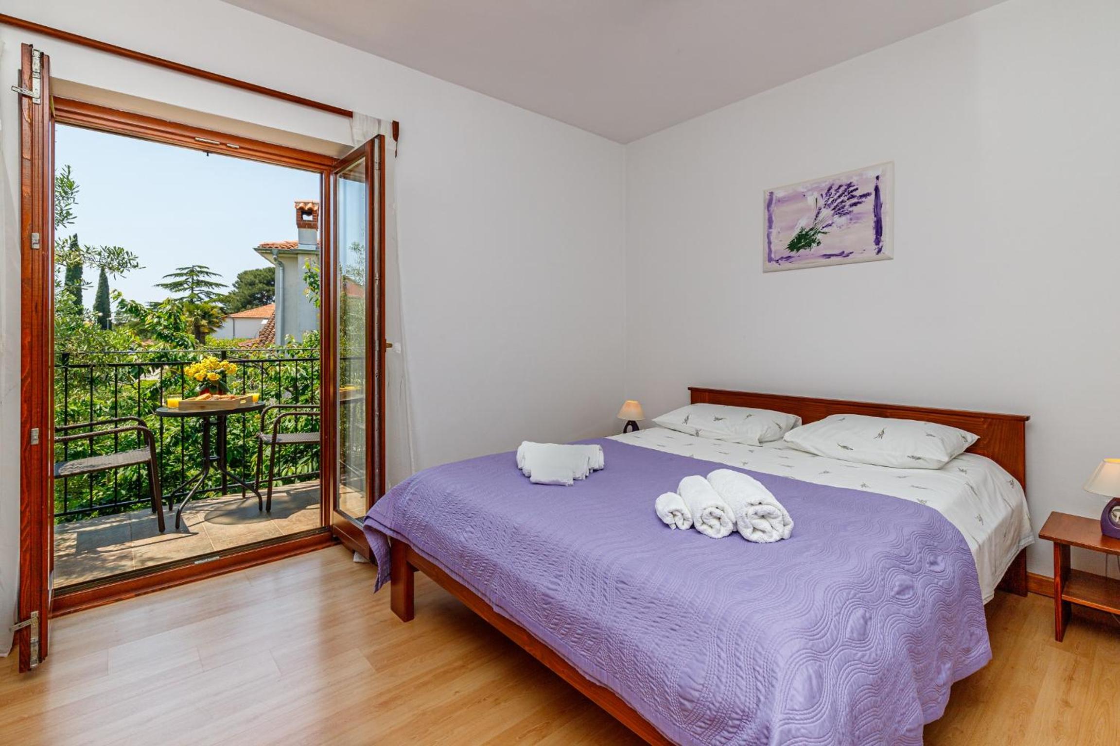 One-Bedroom Apartment with Balcony