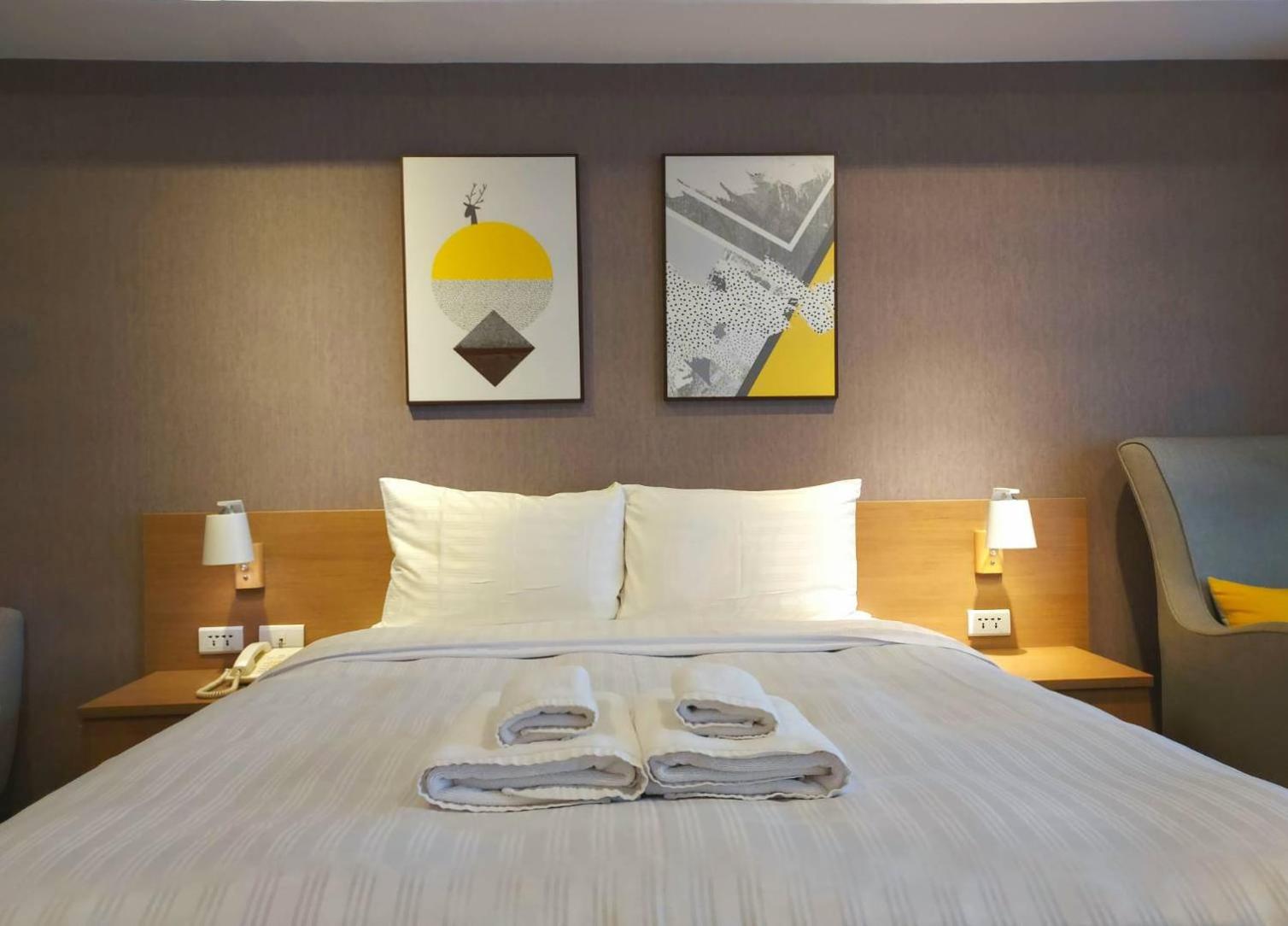 Classic Double Room with City View photo 3
