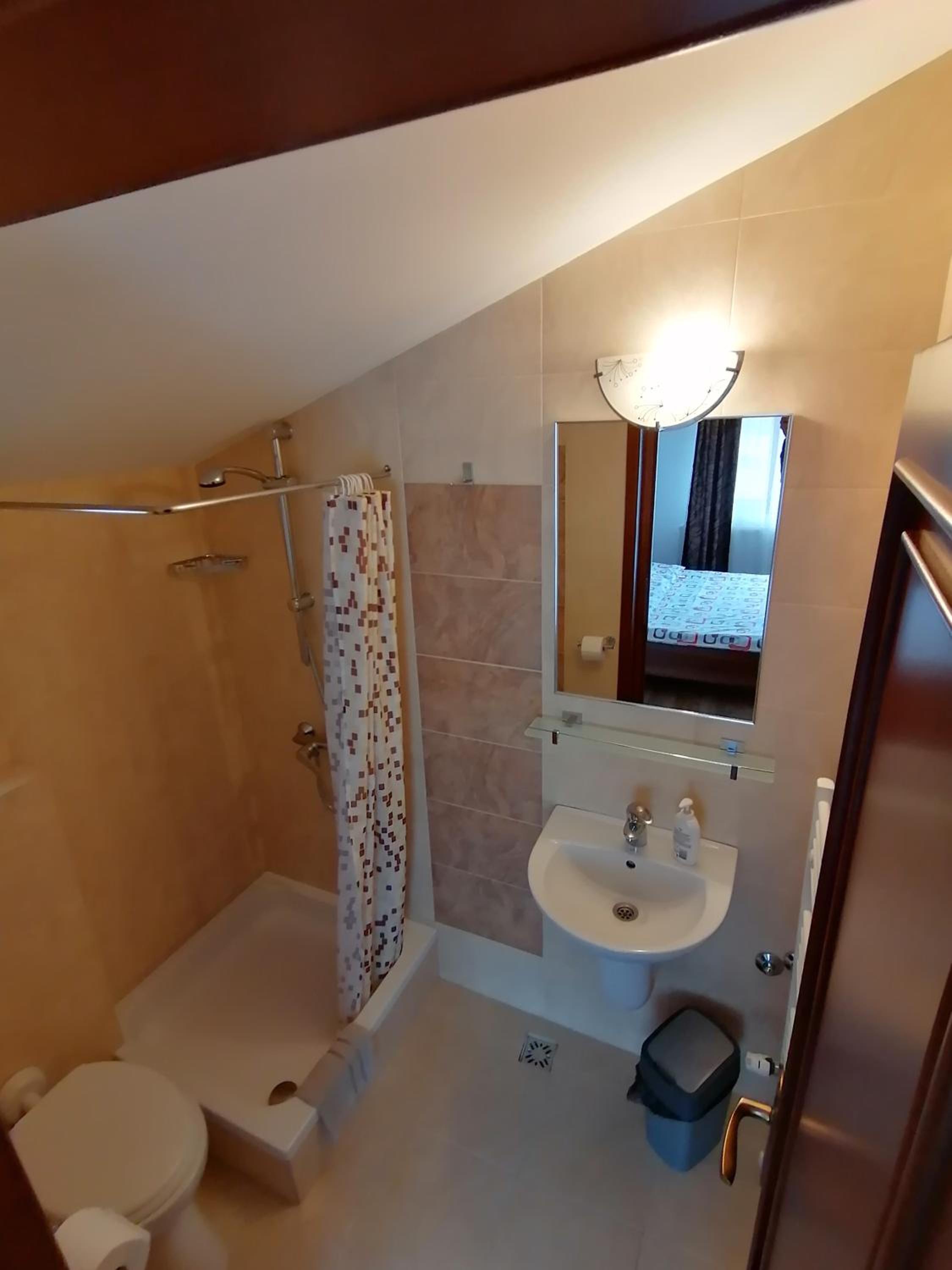Double Room with Mountain View - Photo 9