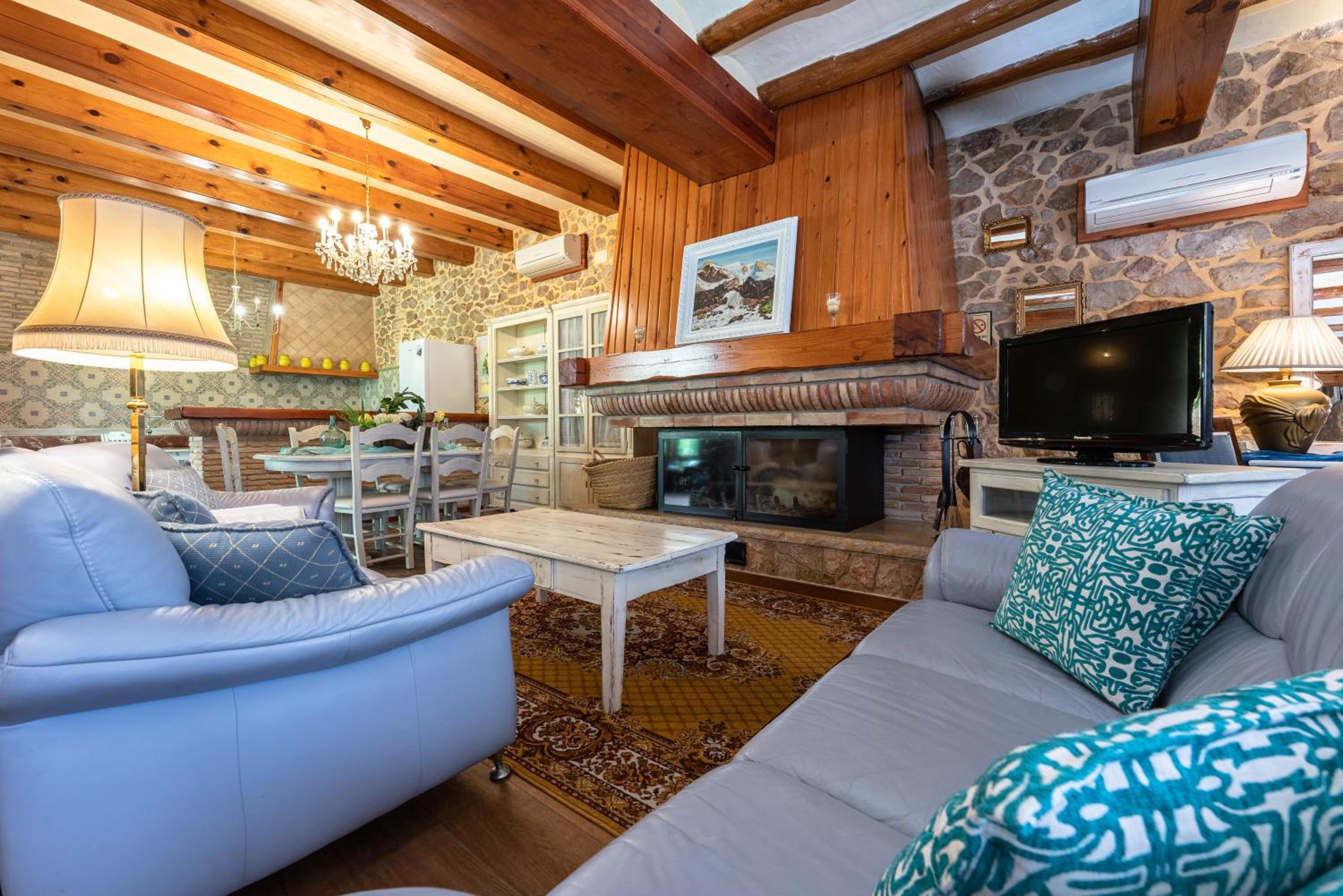 Three-Bedroom House - Photo 1