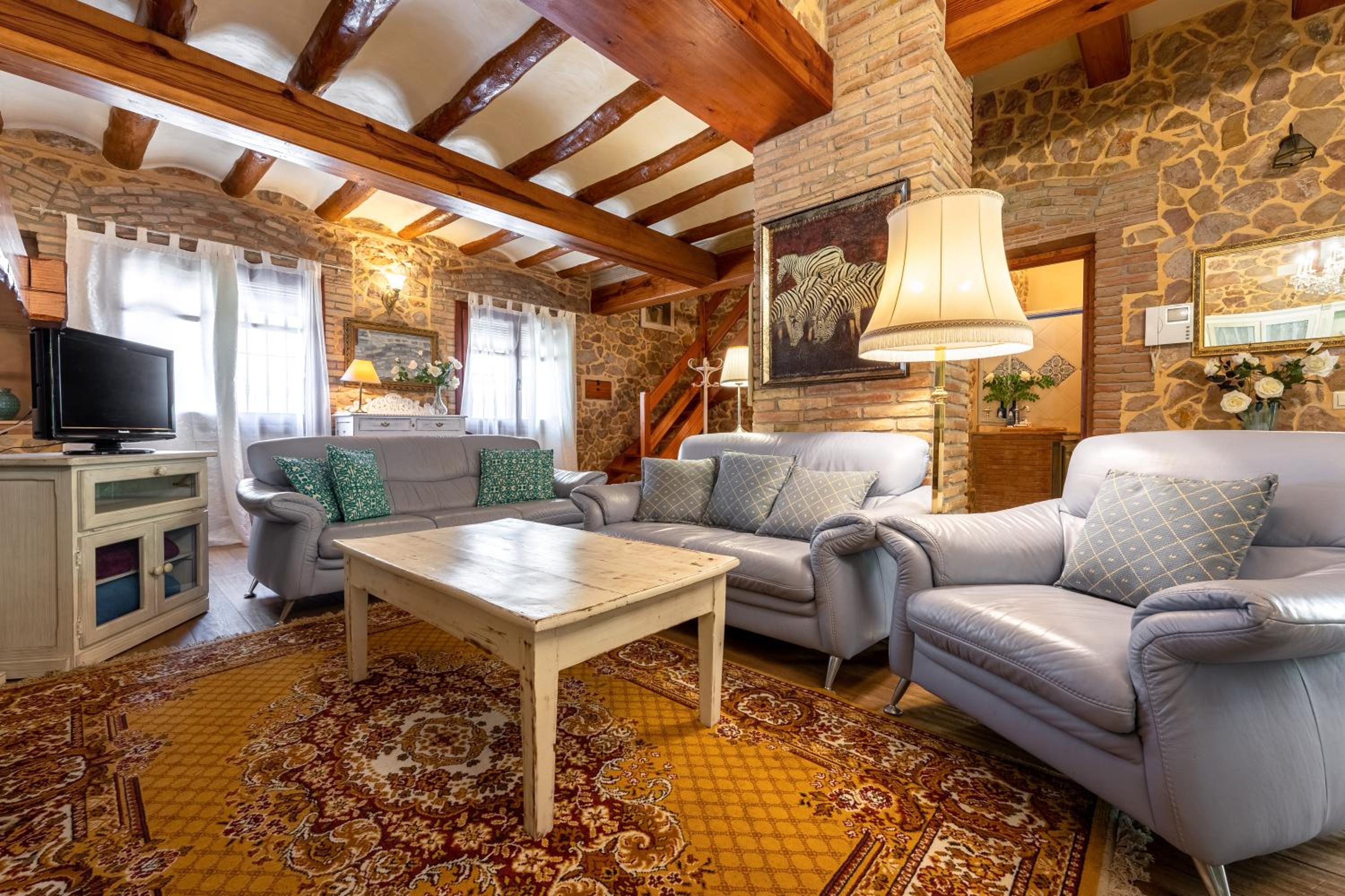 Three-Bedroom House - Photo 23