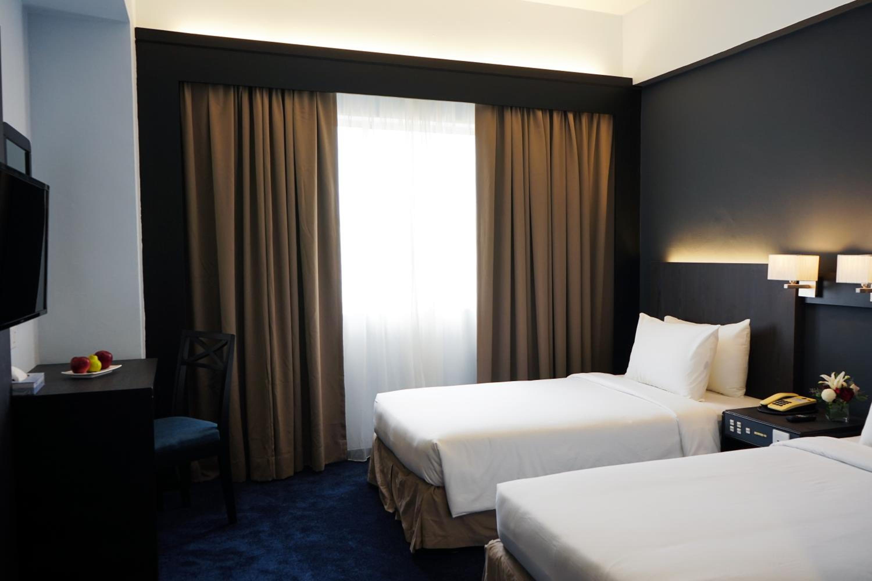 Deluxe Twin Room, Non-Smoking - Photo 3