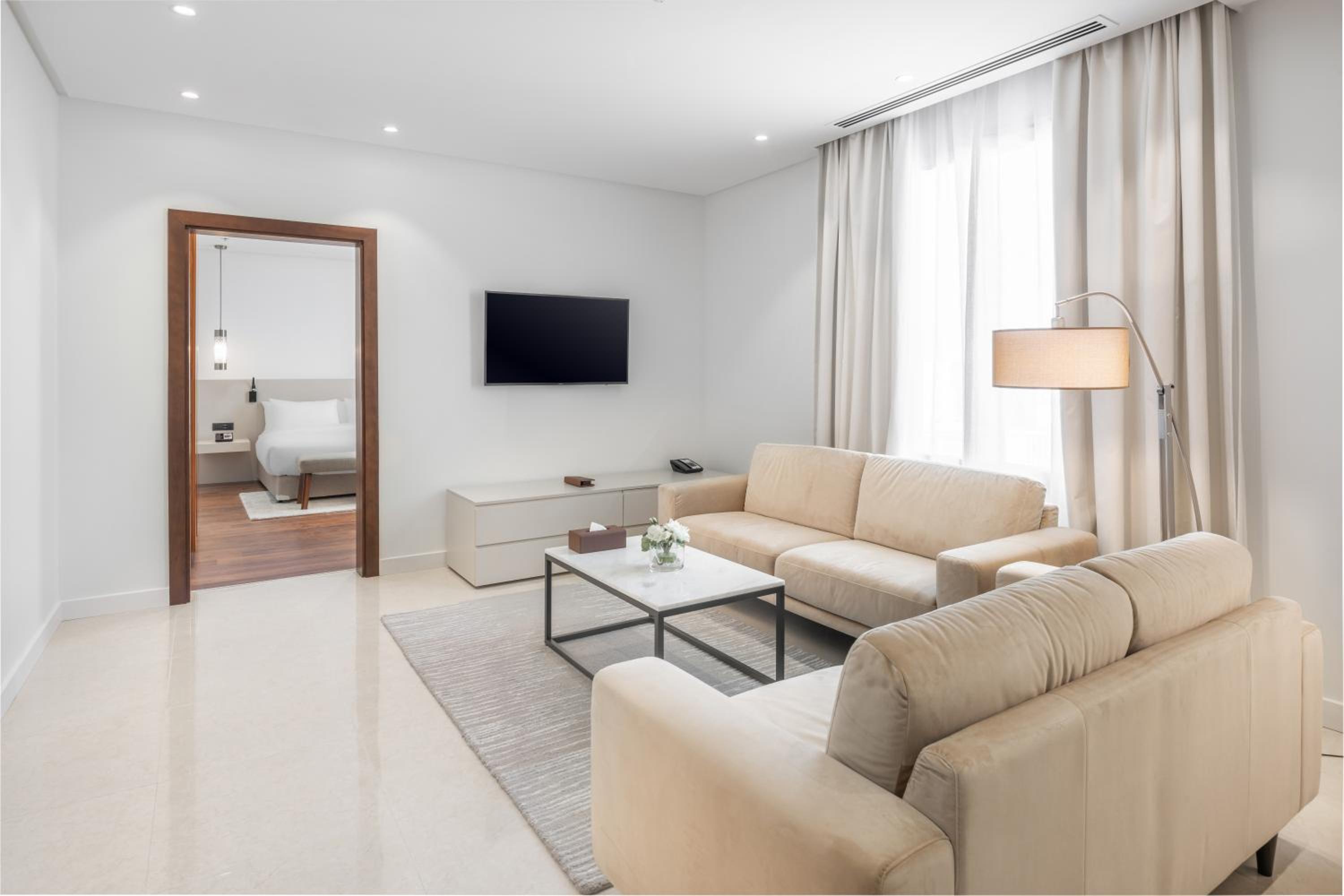 Executive Suite - Photo 3