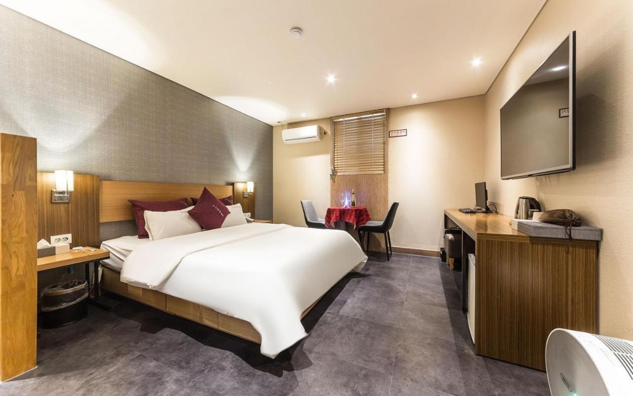 Deluxe Double Room - Photo 1