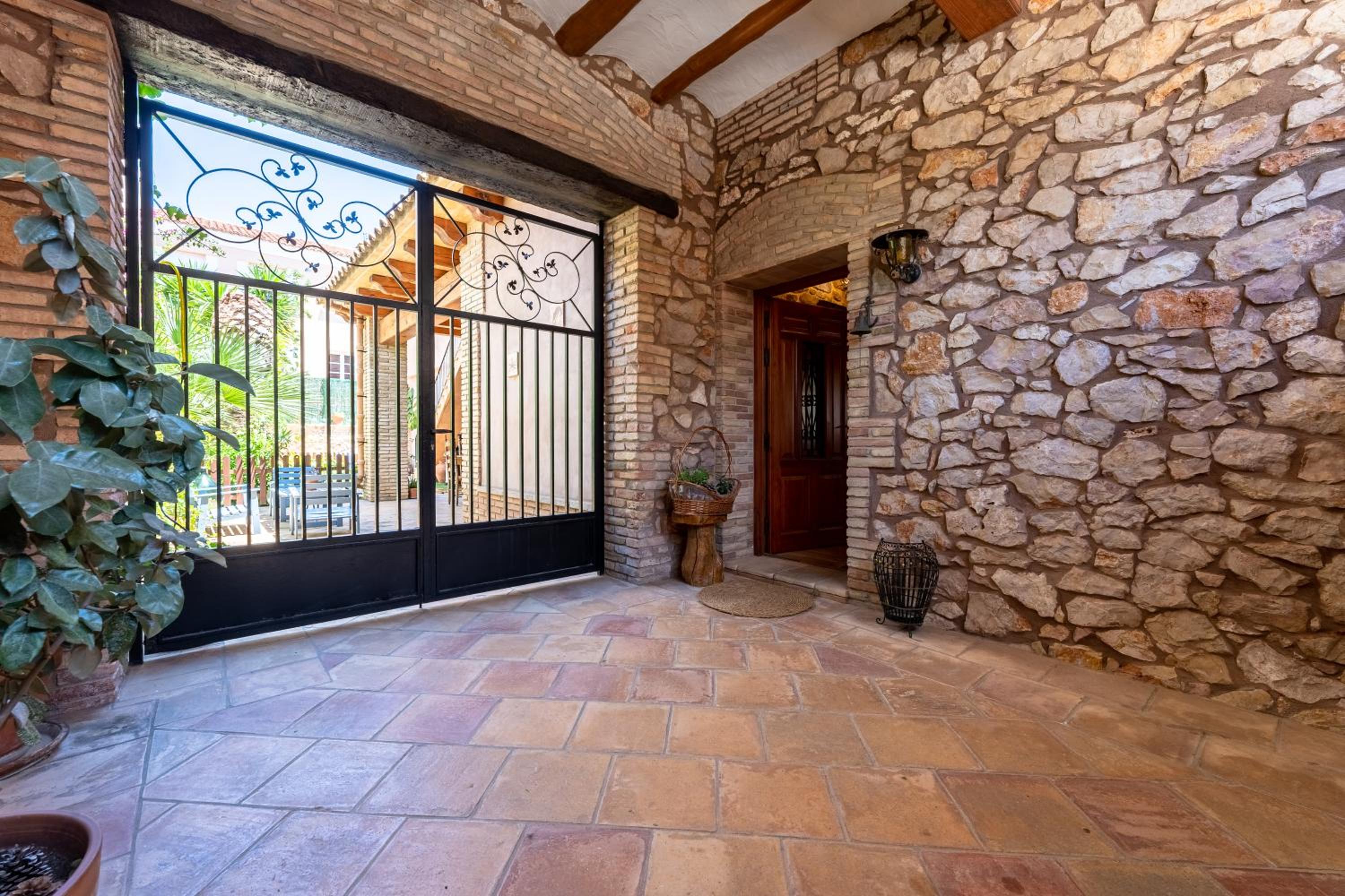 Three-Bedroom House - Photo 3