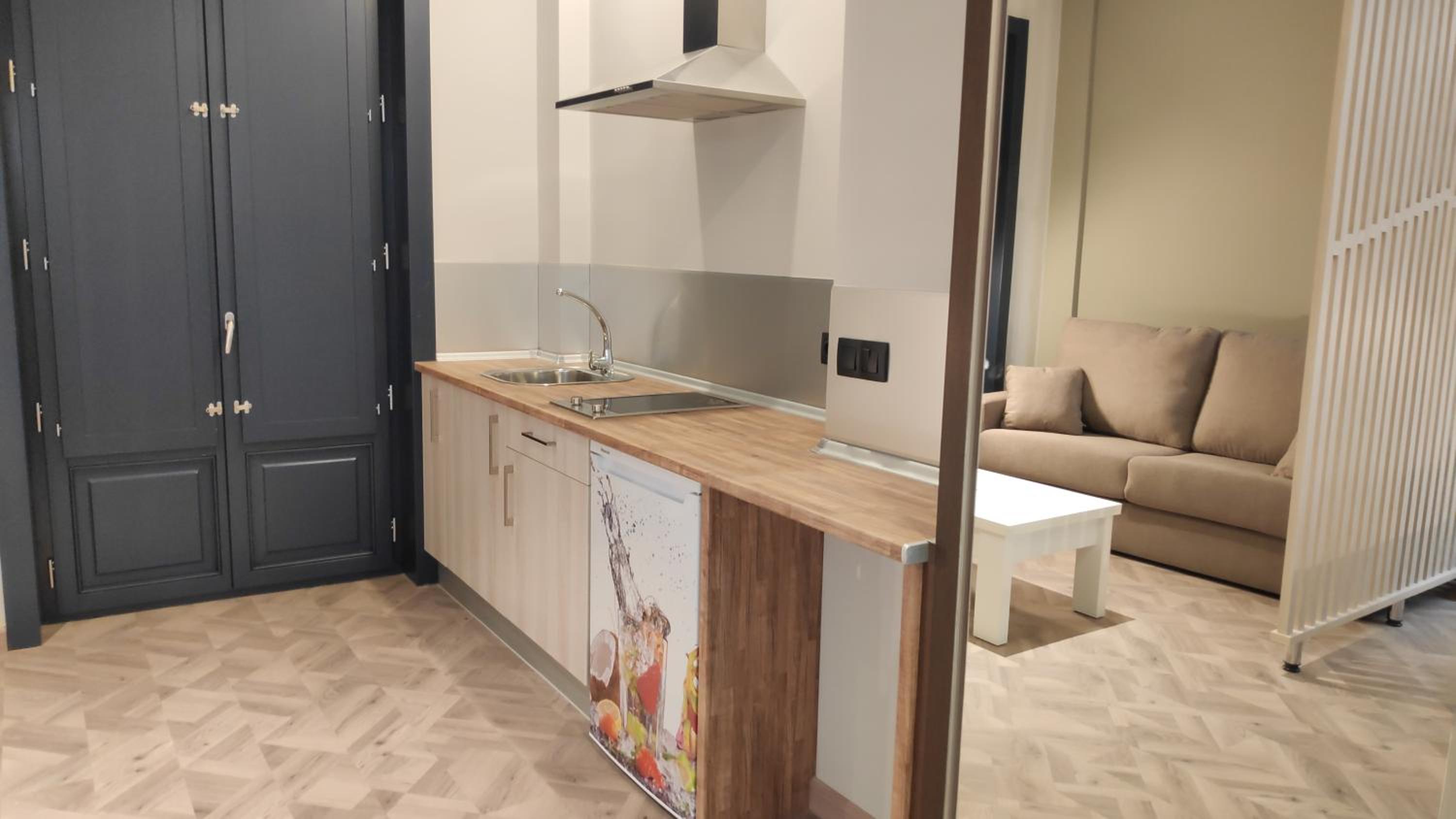 Studio Apartment - Photo 7