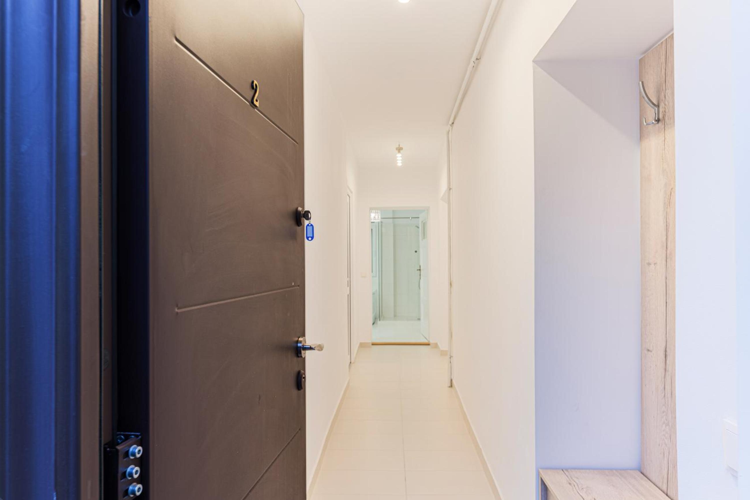 One-Bedroom Apartment - Photo 12