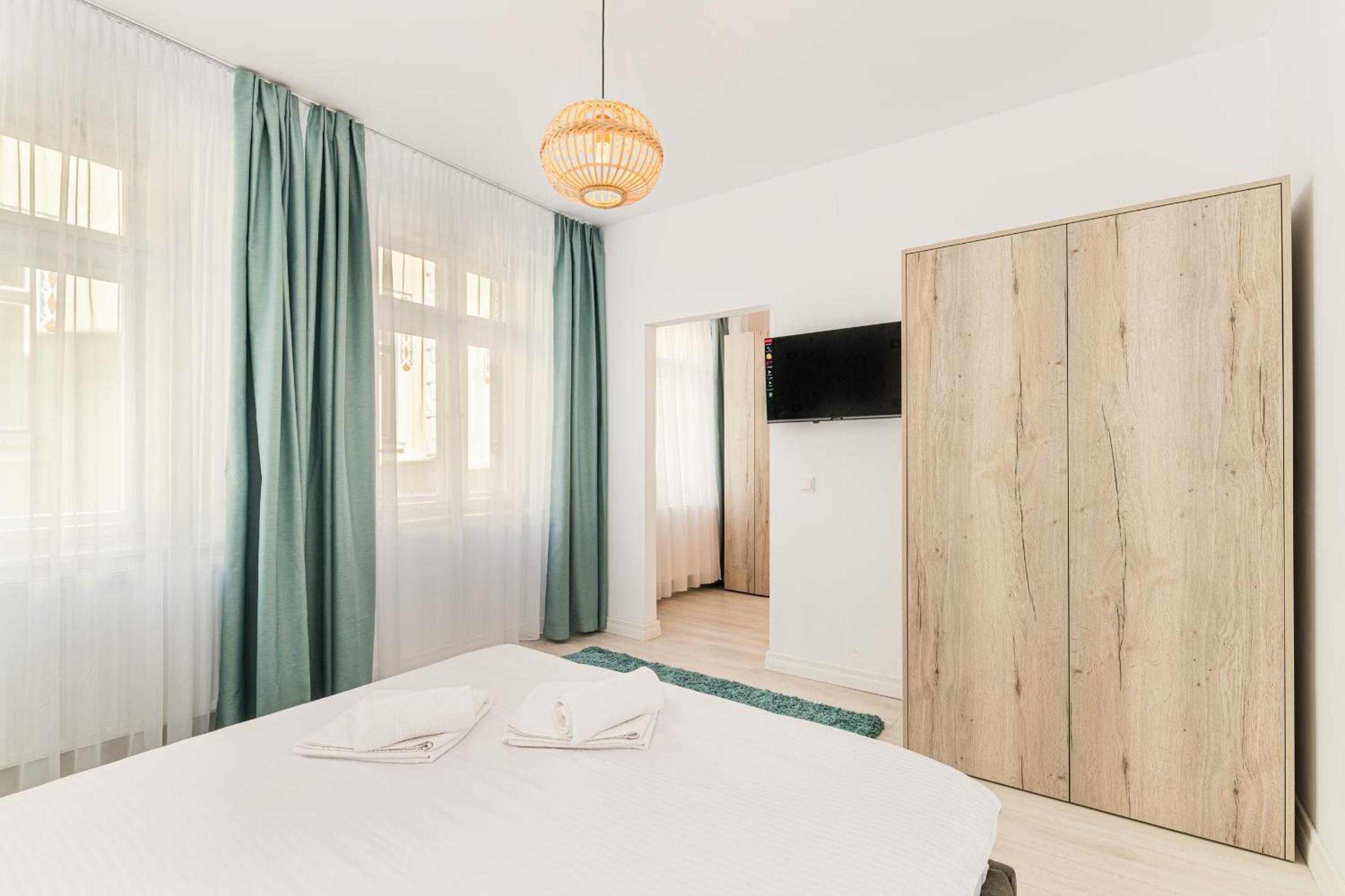 One-Bedroom Apartment - Photo 6