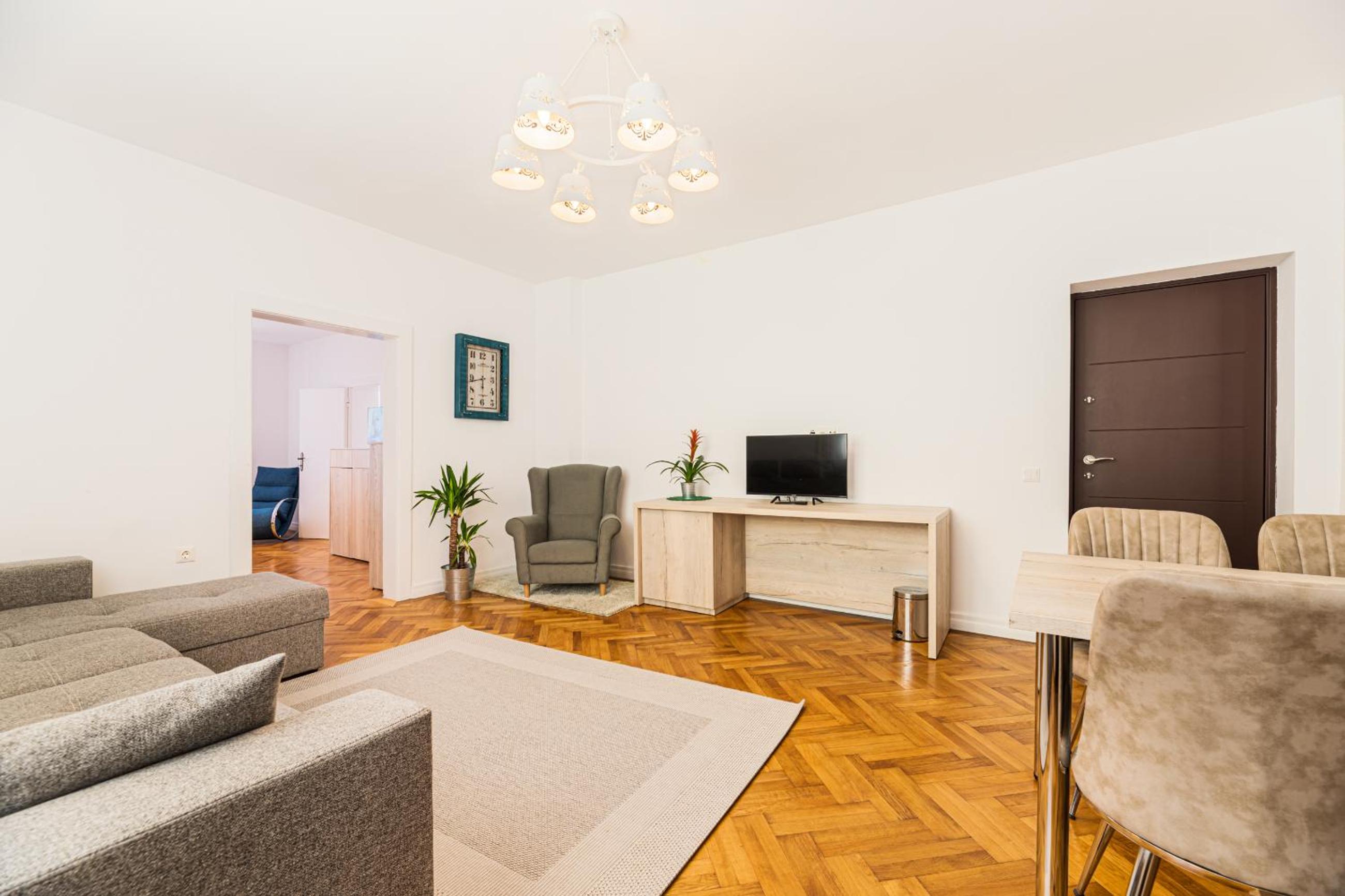 Two-Bedroom Apartment - Photo 4