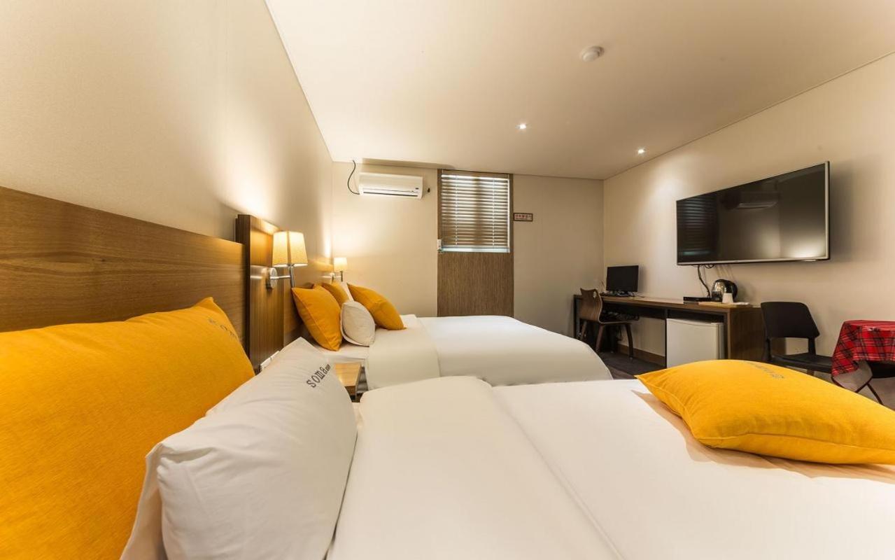 Deluxe Twin Room - Photo 2