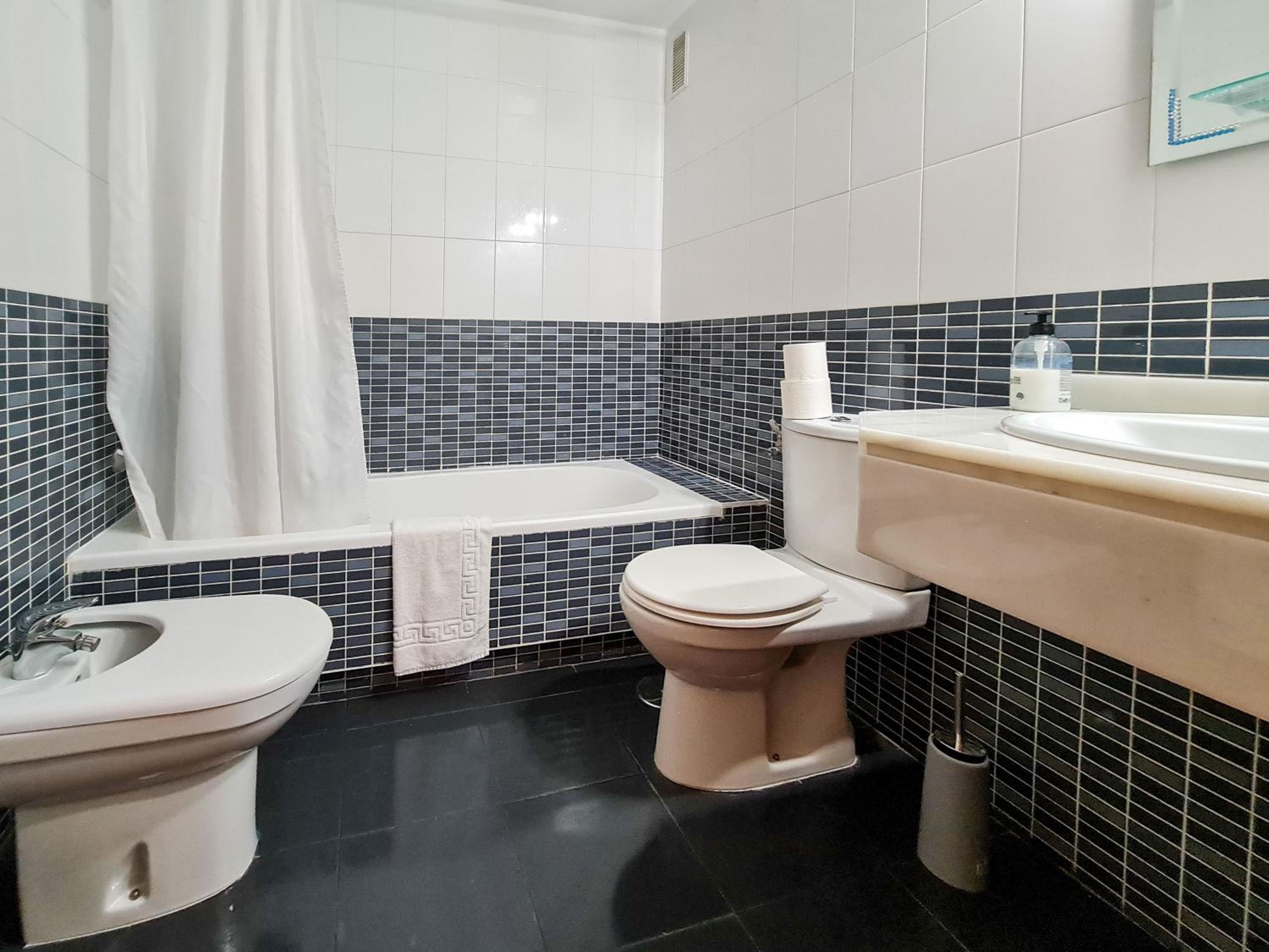 One-Bedroom Apartment - Photo 26