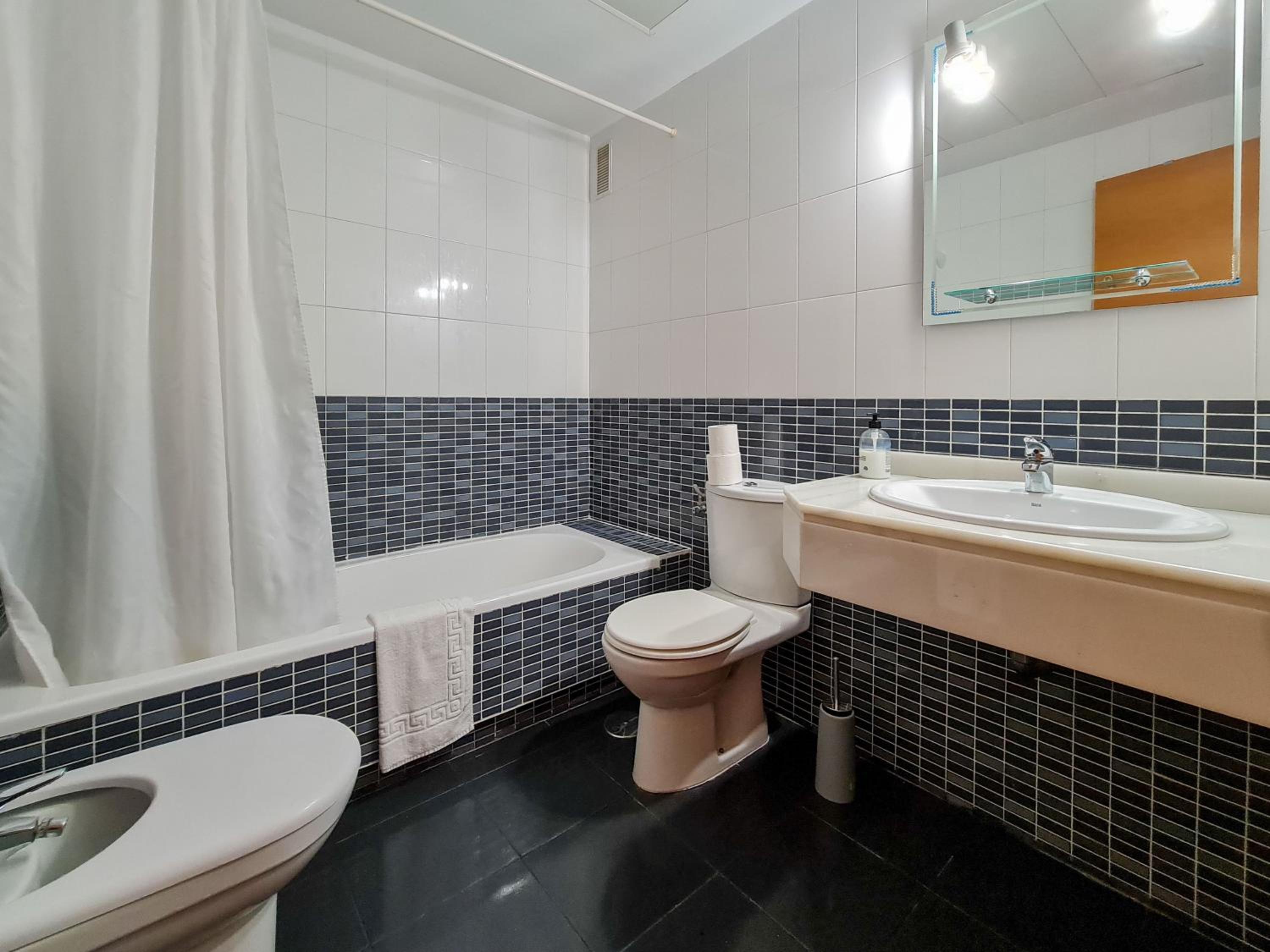 One-Bedroom Apartment - Photo 22