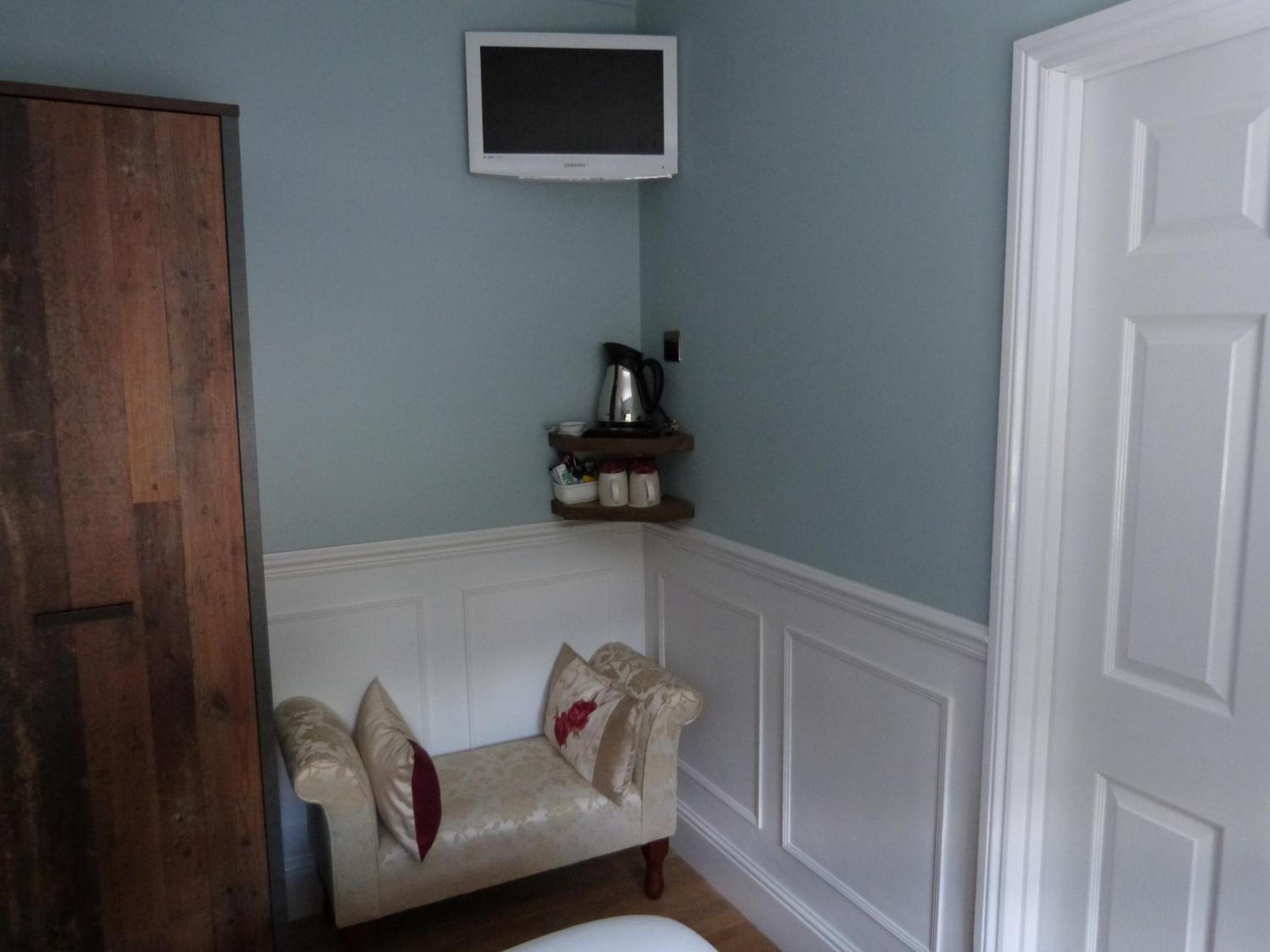 Standard Twin Room - Photo 2