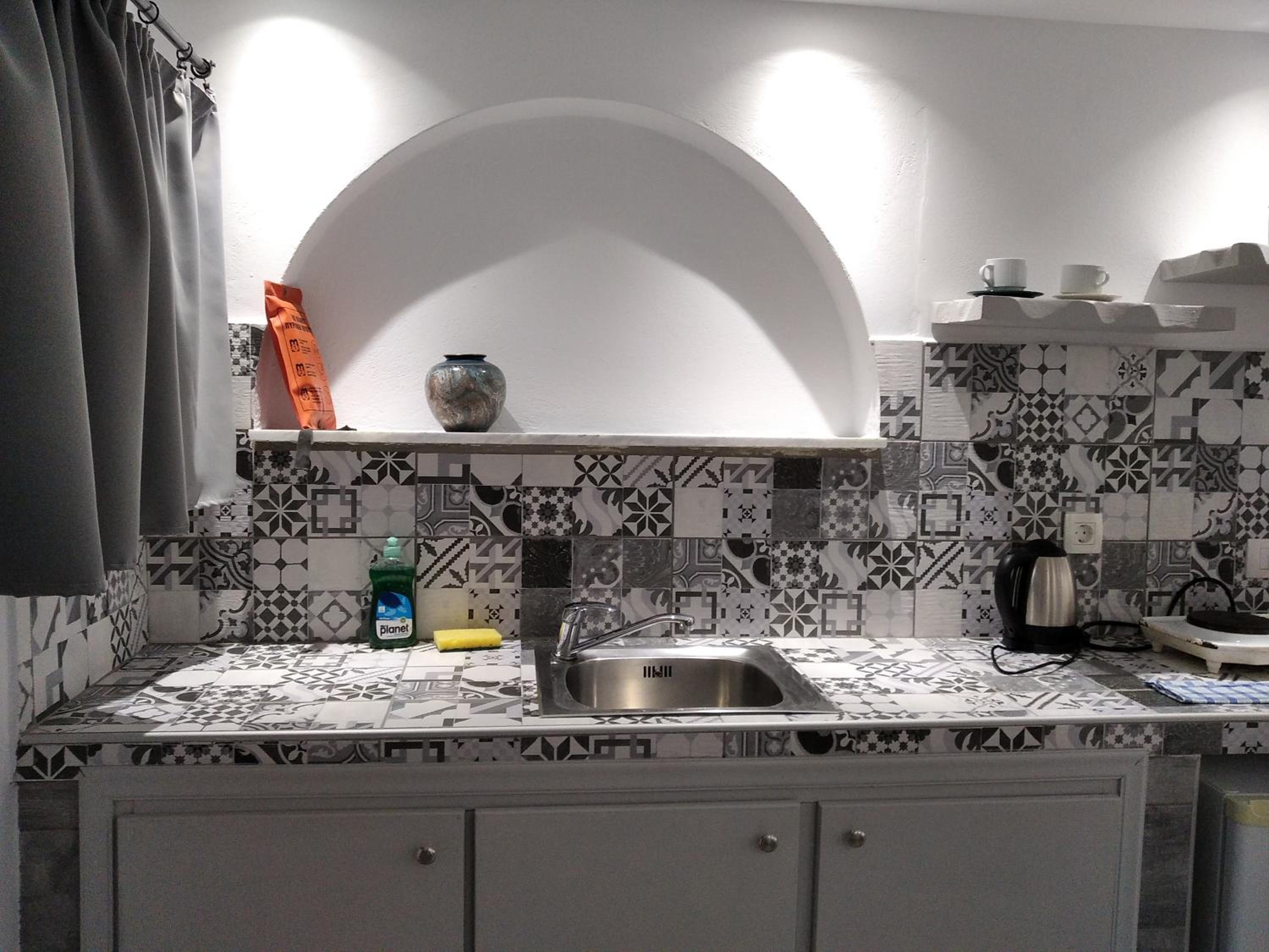 Studio (2 Adults) - Photo 14