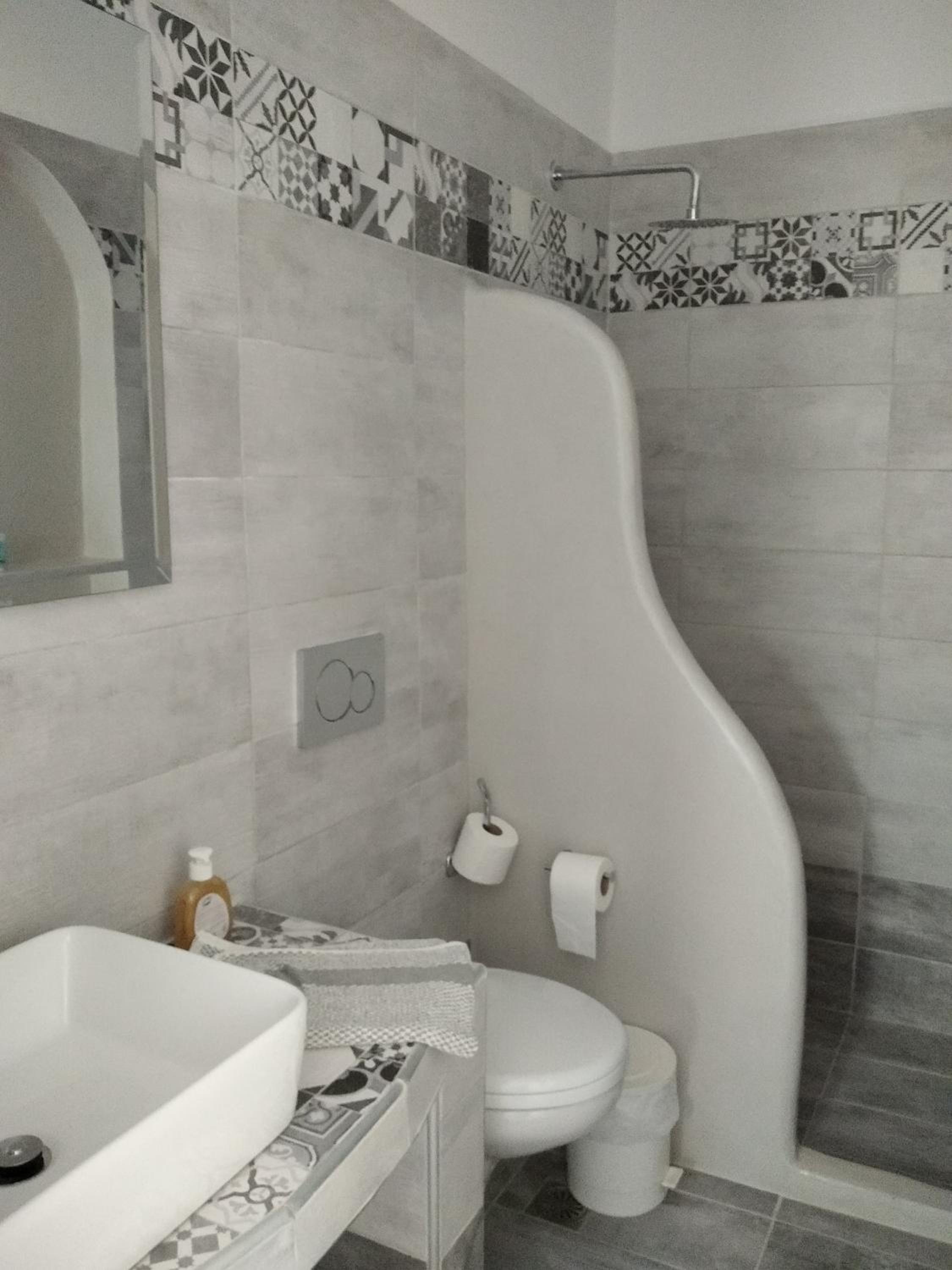 Studio (2 Adults) - Photo 17