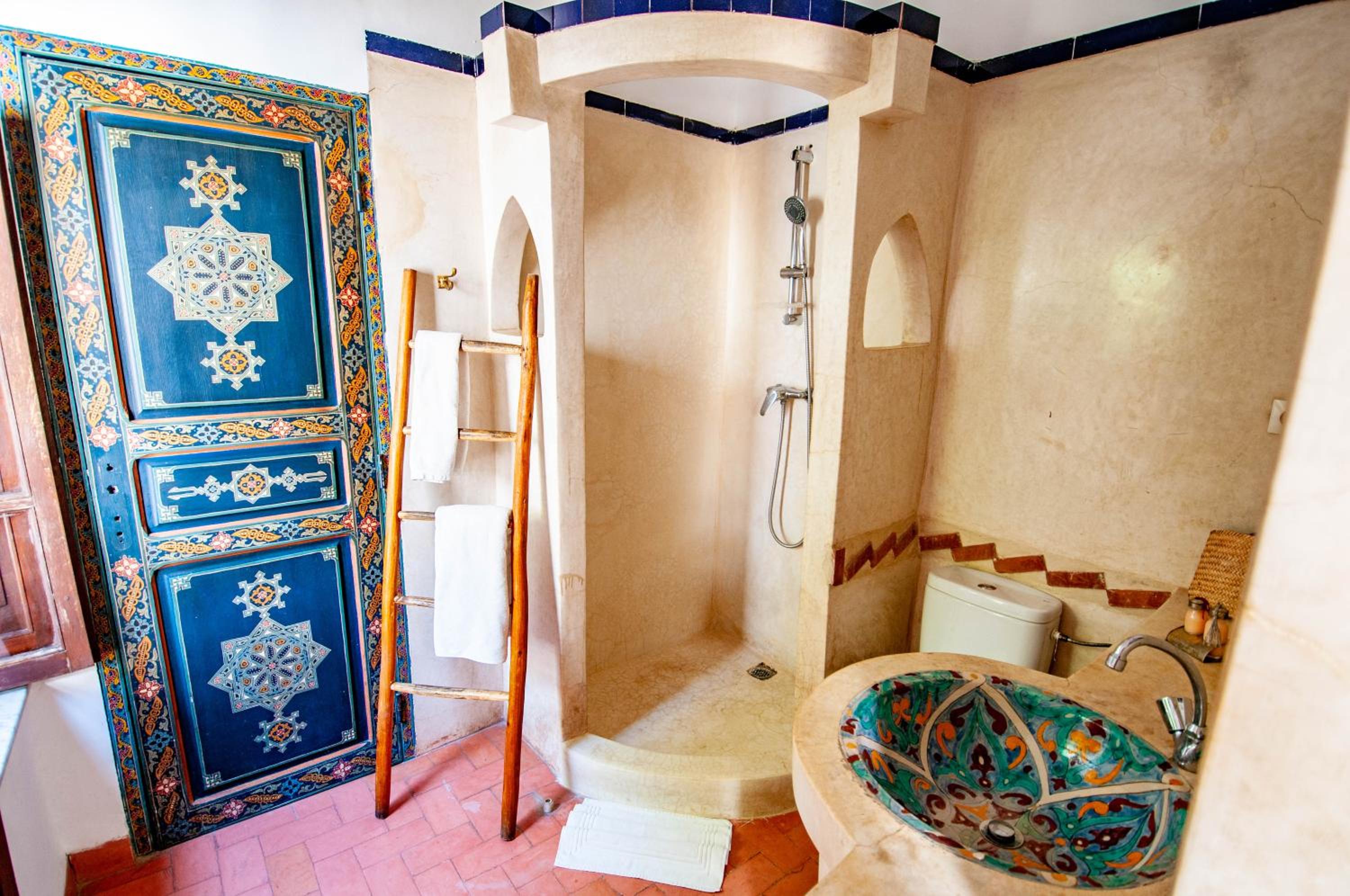 Double / Twin Room or Triple Room - Photo 42