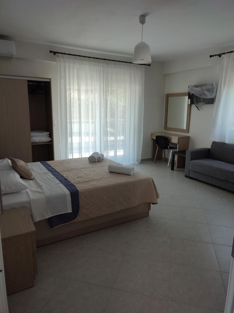 Deluxe Double Room with Balcony photo 1