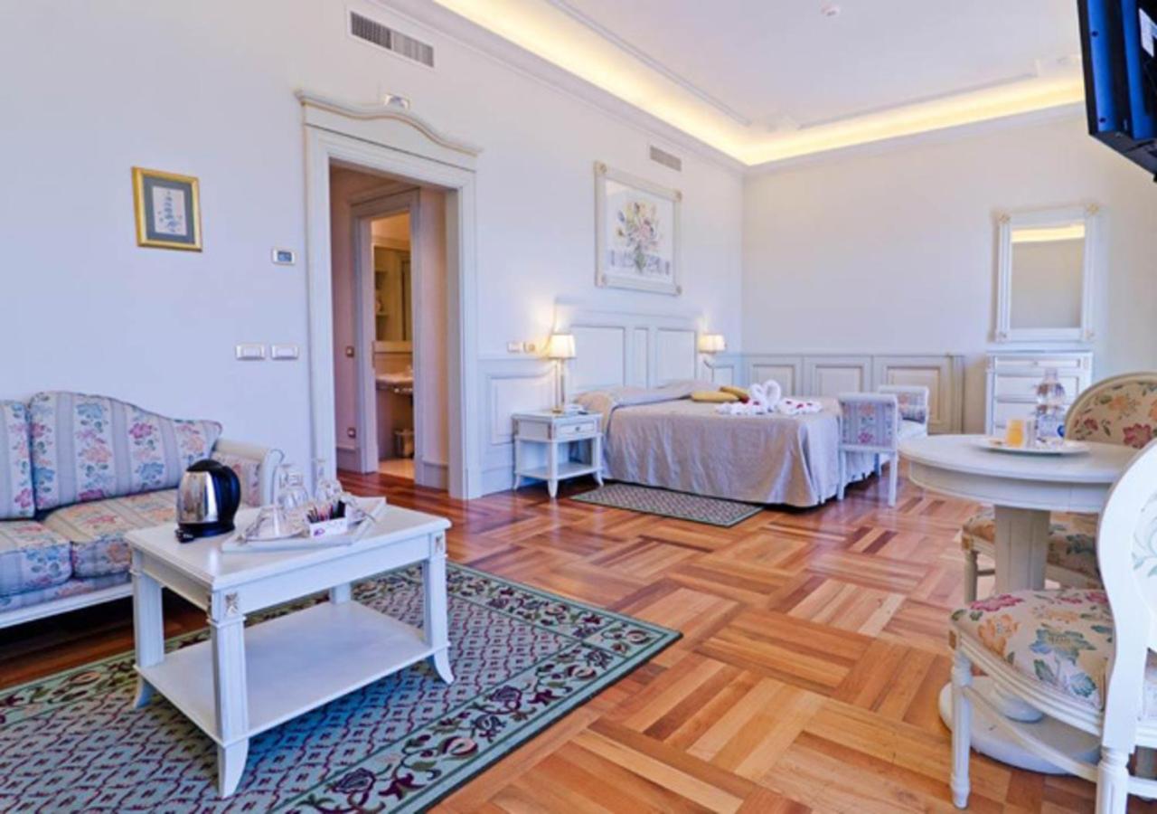 Suite with Terrace and Sea View - Photo 2