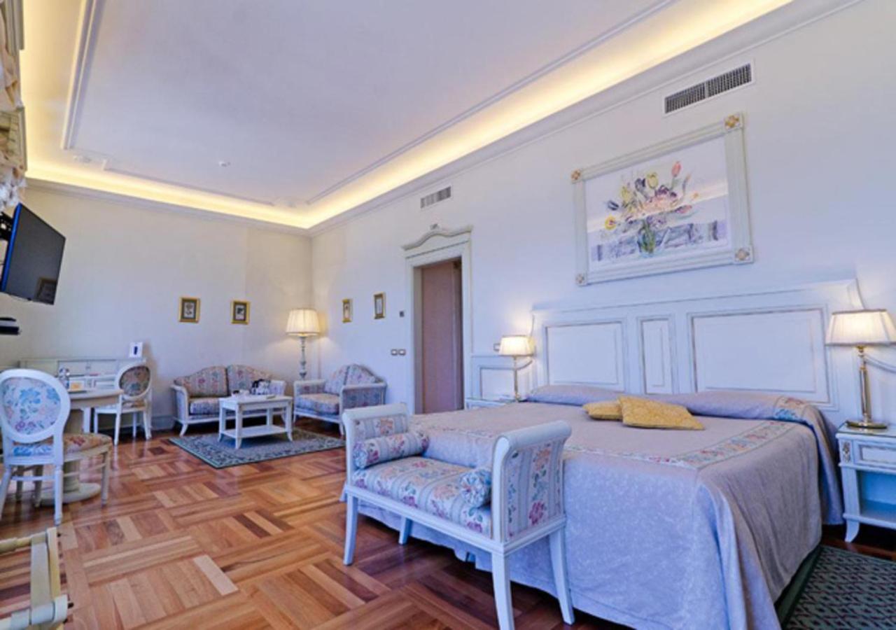 Suite with Terrace and Sea View - Photo 3