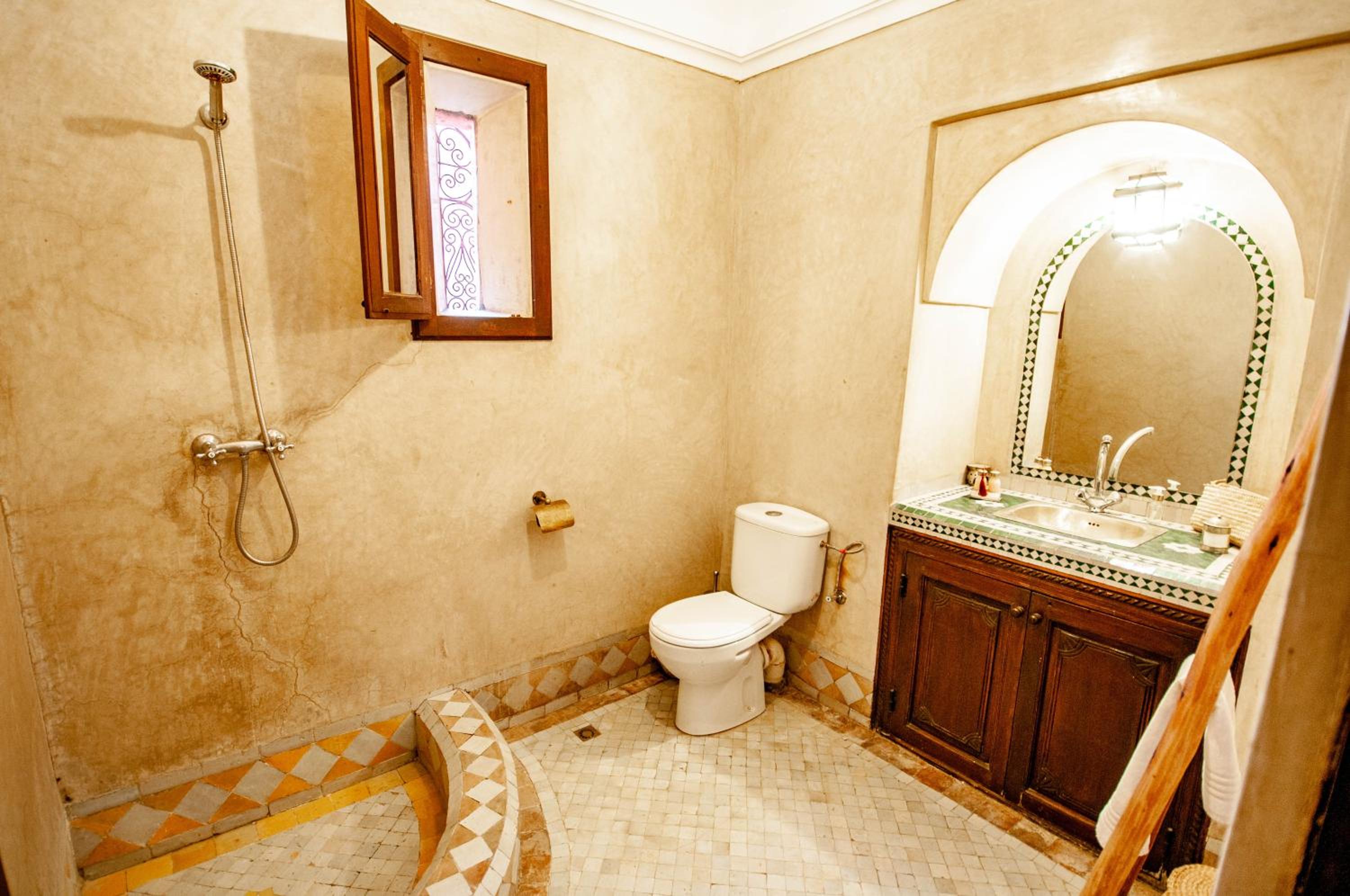 Double / Twin Room or Triple Room - Photo 26