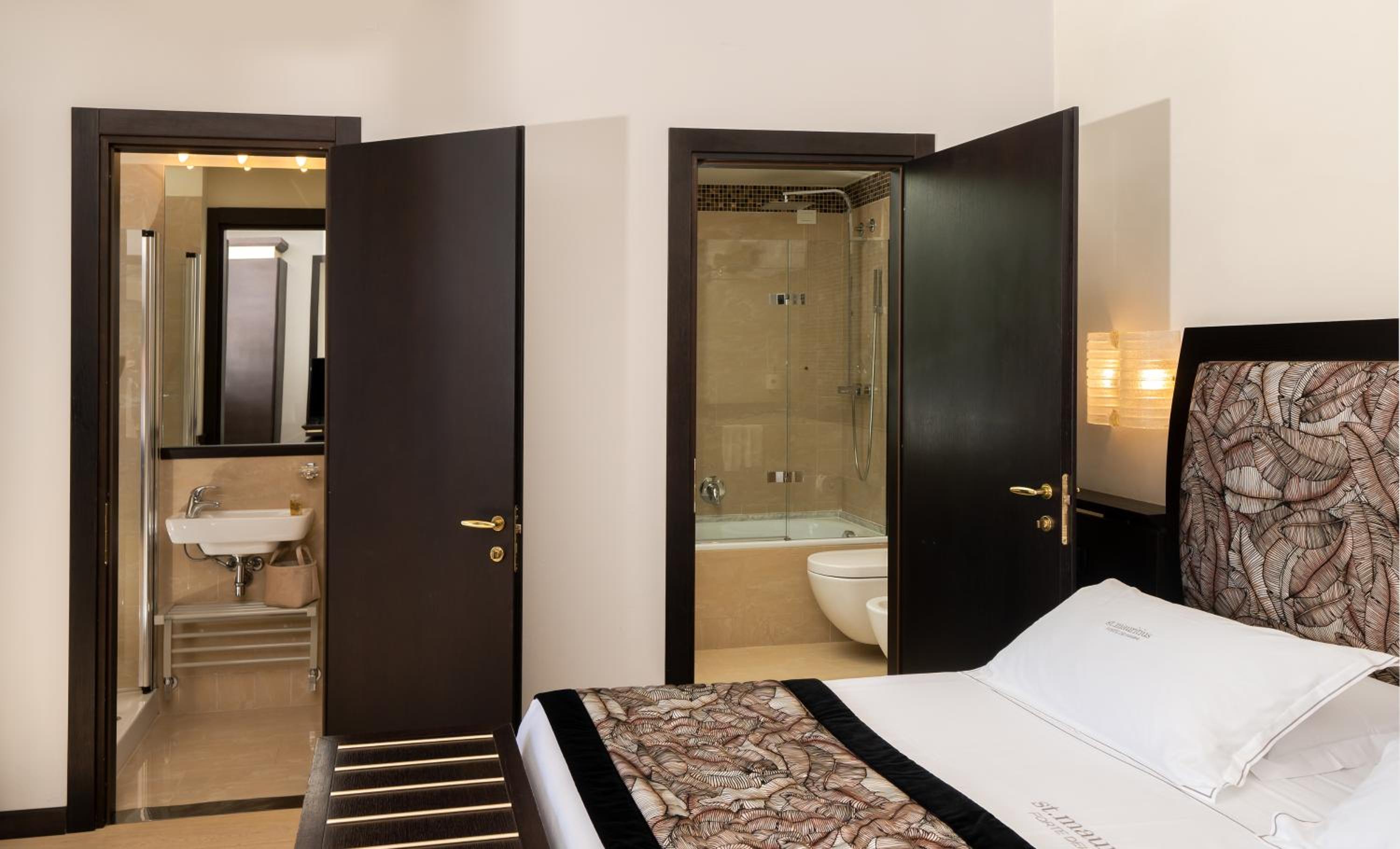 Deluxe Double or Twin Room photo 2